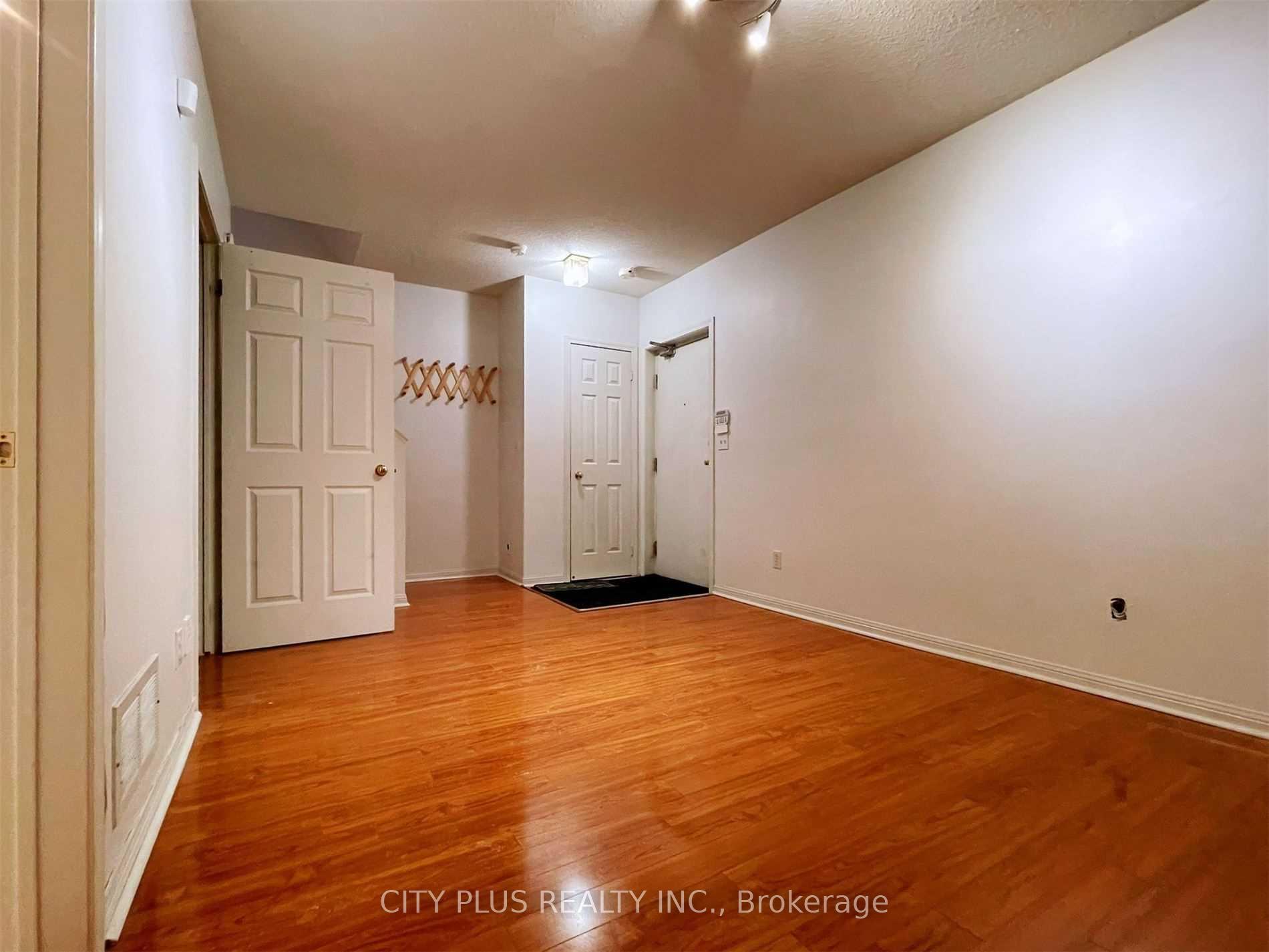 Photo 12 of Unit 3A, 23 St. Moritz Way, Markham, Unionville — HOMEH