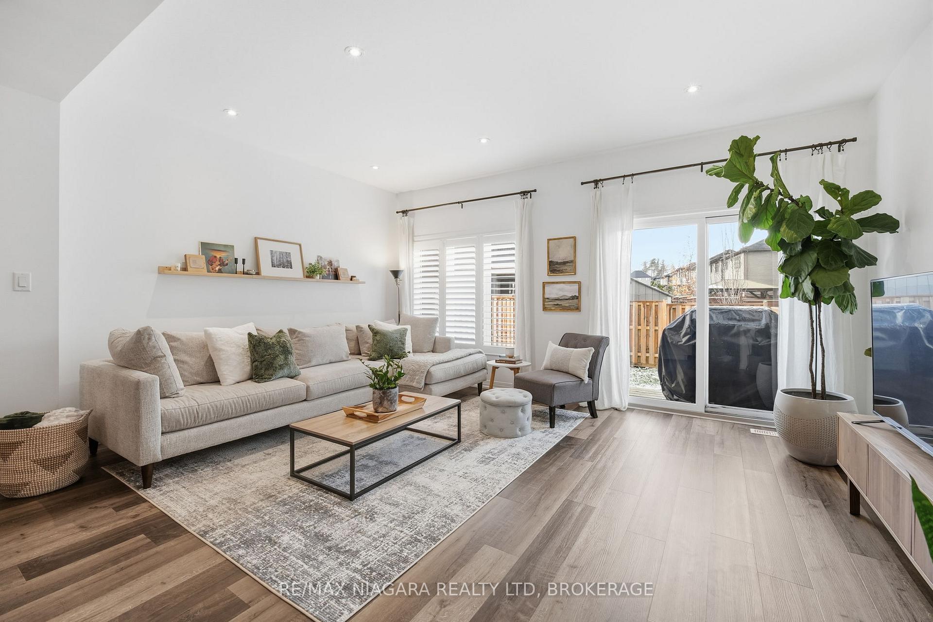 Photo 21 of 4004 Crown Street, Lincoln, Beamsville — HOMEH