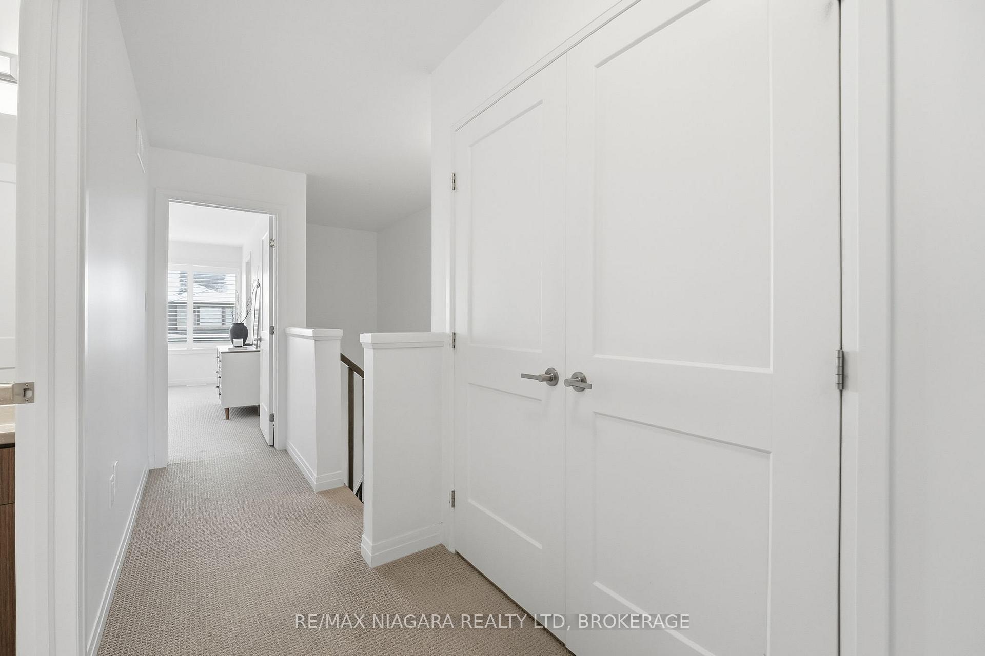 Photo 16 of 4004 Crown Street, Lincoln, Beamsville — HOMEH