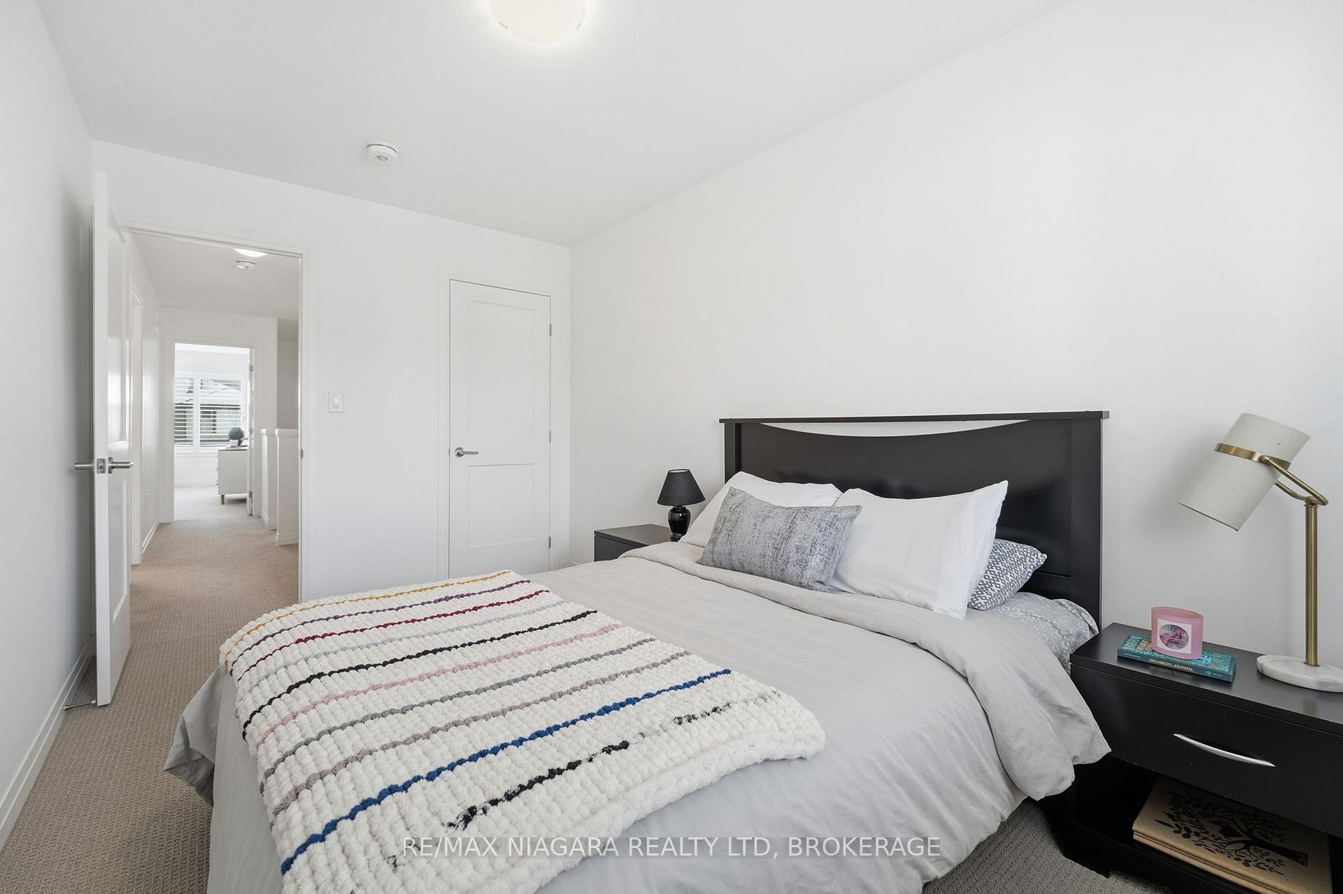 Photo 10 of 4004 Crown Street, Lincoln, Beamsville — HOMEH