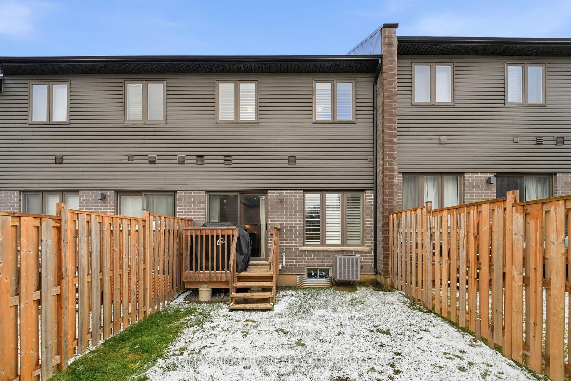 Photo 14 of 4004 Crown Street, Lincoln, Beamsville — HOMEH