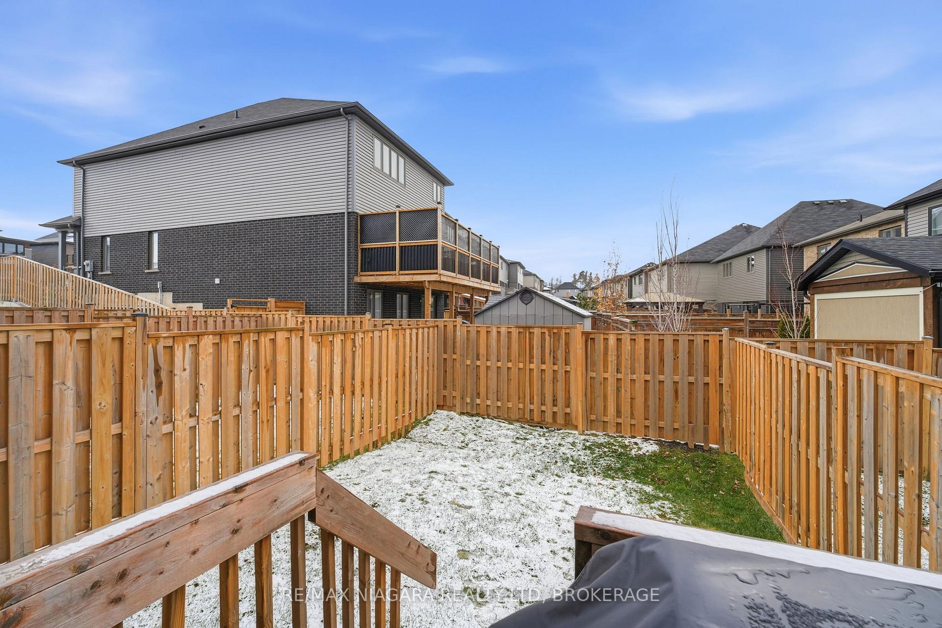 Photo 12 of 4004 Crown Street, Lincoln, Beamsville — HOMEH