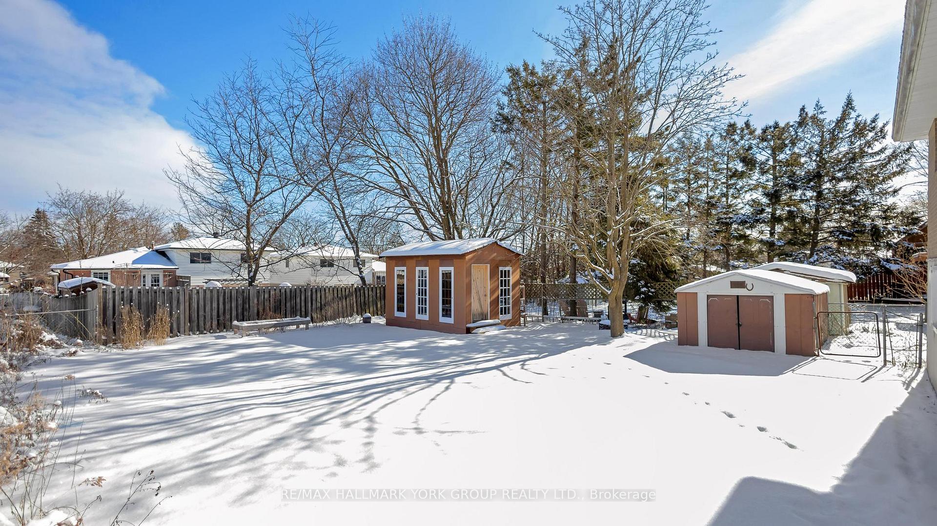Photo 1 of Unit (Basement), 15 Banff Drive, Aurora, Aurora Heights — HOMEH