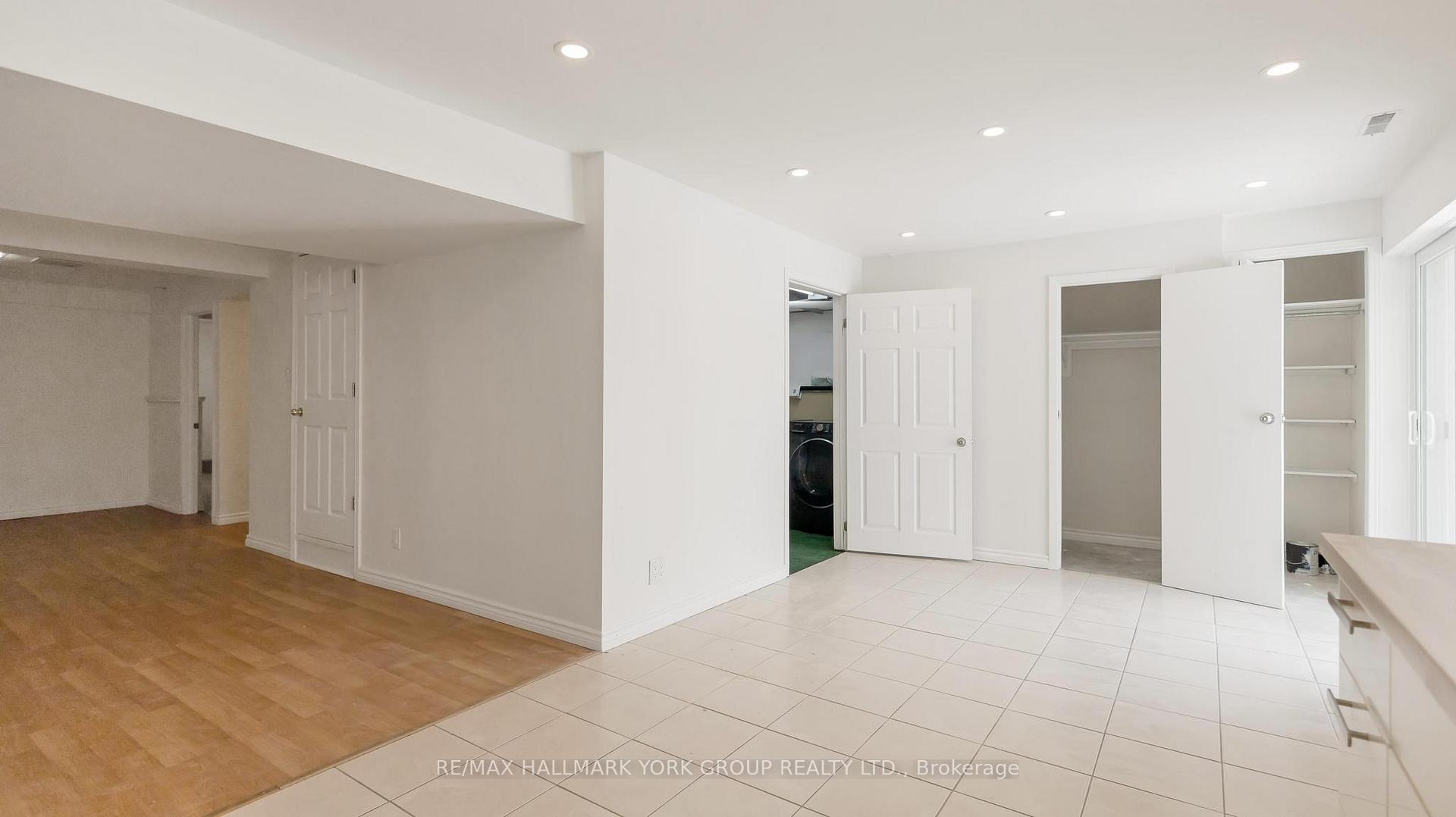 Photo 9 of Unit (Basement), 15 Banff Drive, Aurora, Aurora Heights — HOMEH