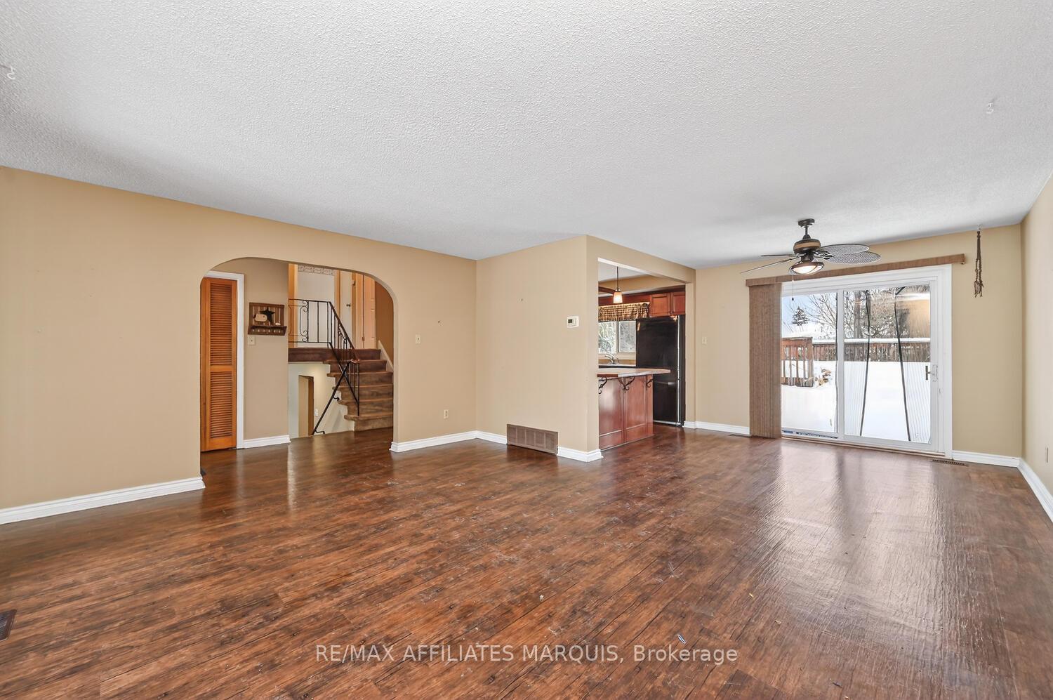 Photo 25 of 48 Carol Crescent, Smiths Falls — HOMEH