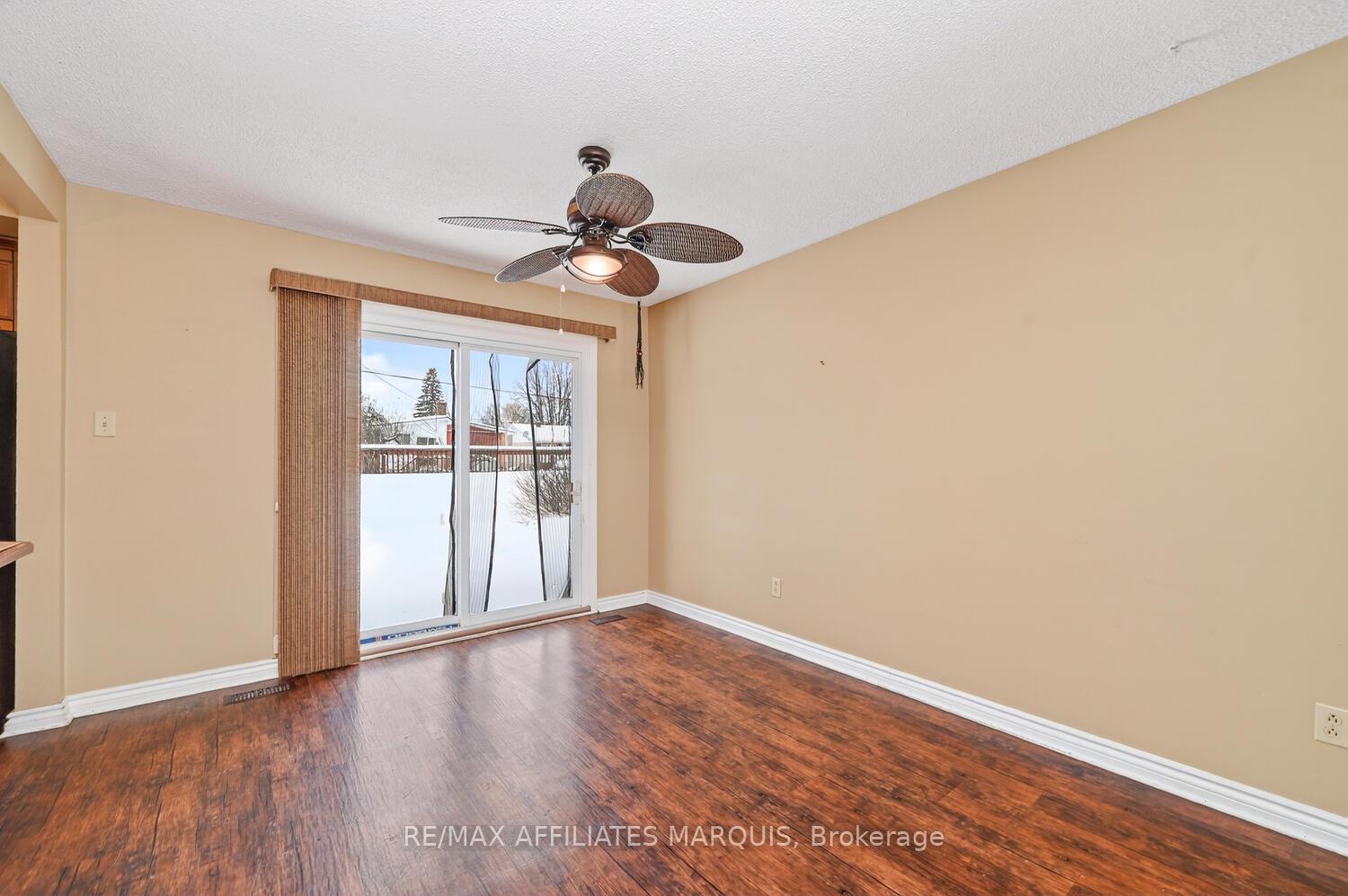 Photo 8 of 48 Carol Crescent, Smiths Falls — HOMEH