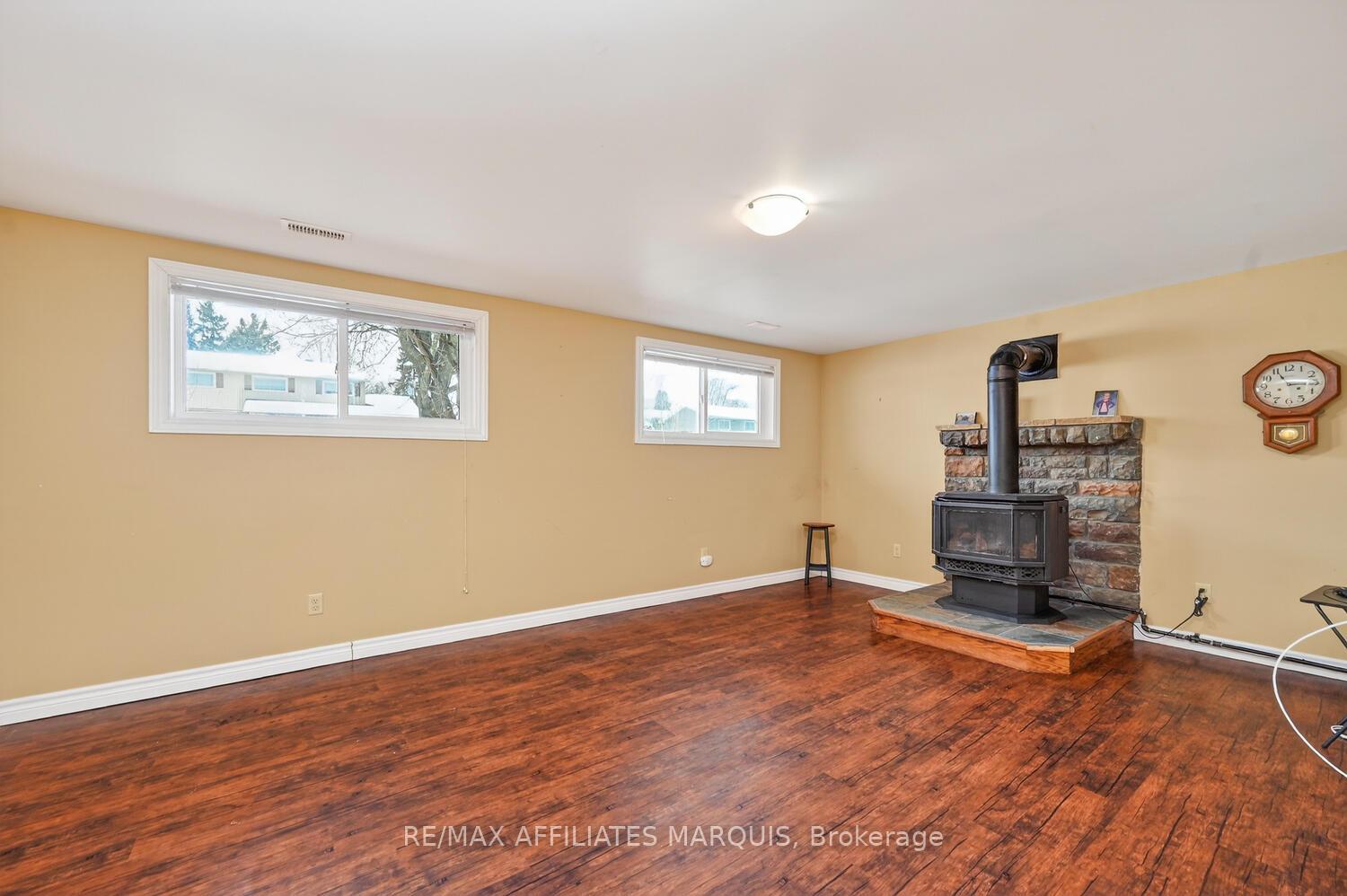 Photo 13 of 48 Carol Crescent, Smiths Falls — HOMEH