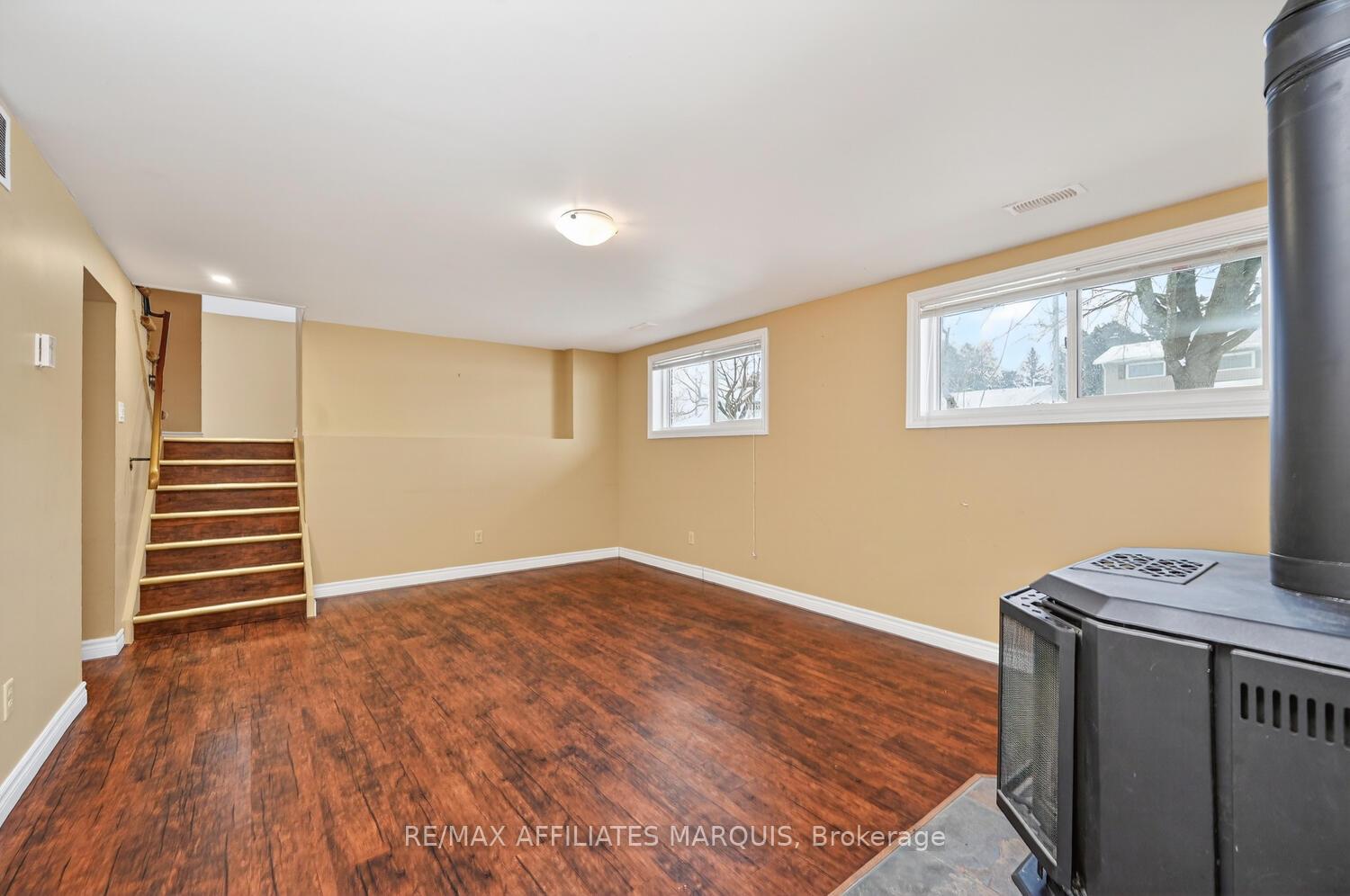 Photo 14 of 48 Carol Crescent, Smiths Falls — HOMEH