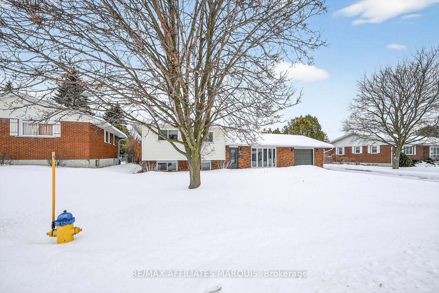 Photo 23 of 48 Carol Crescent, Smiths Falls — HOMEH