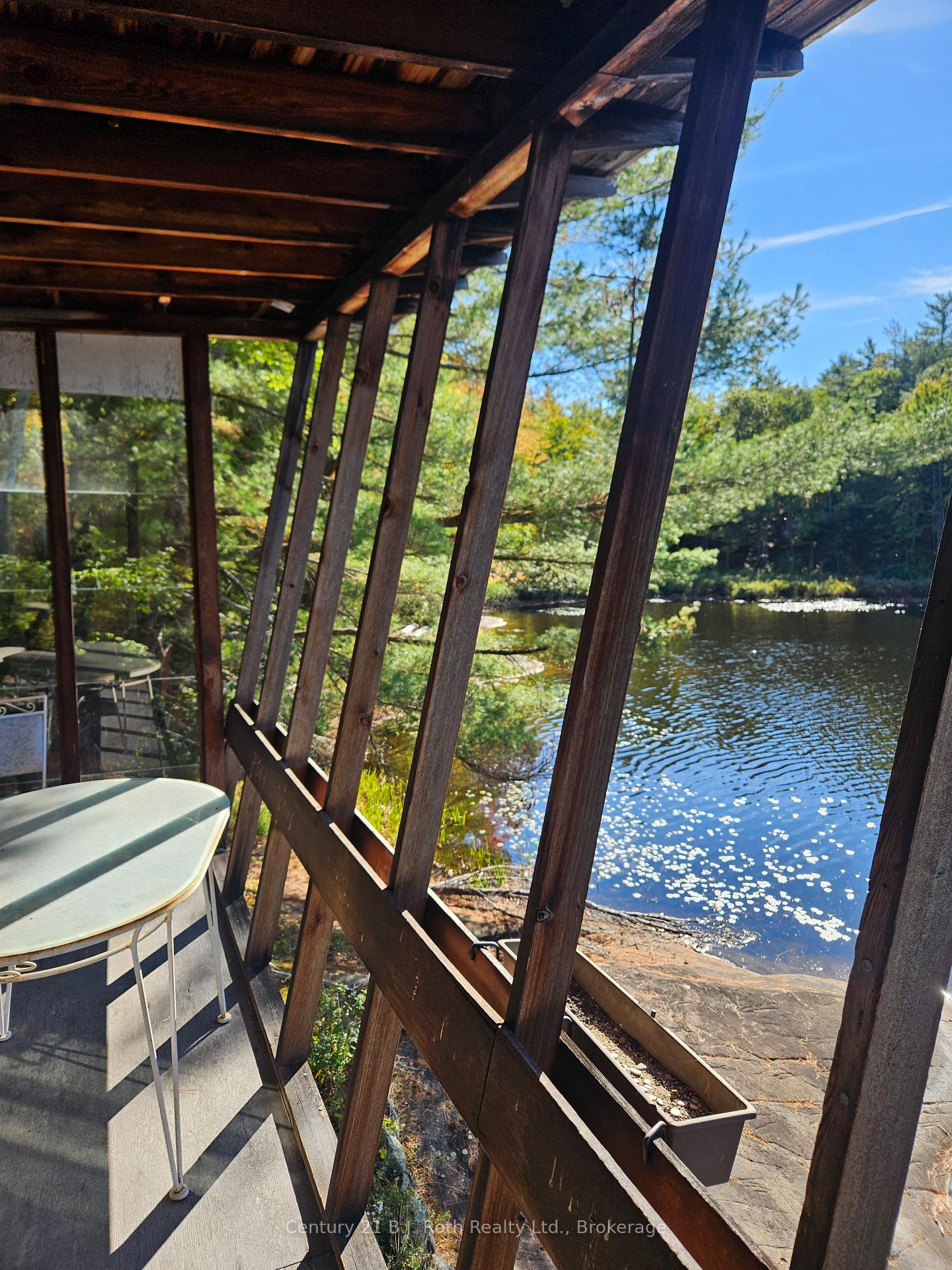 Photo 2 of 1112 Sam Cook Road, Gravenhurst, Ryde — HOMEH
