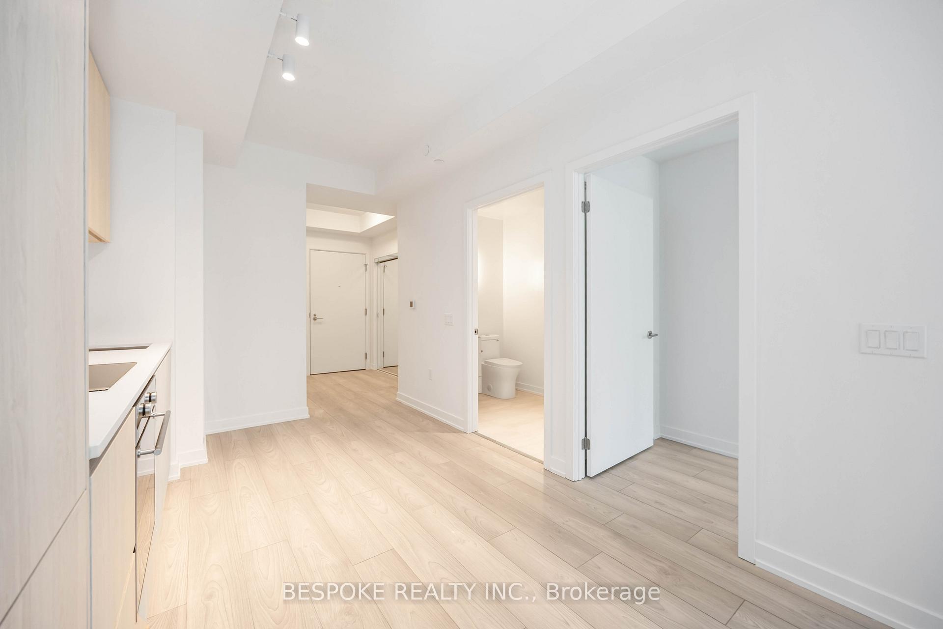 Photo 2 of Unit 1003, 110 Broadway Avenue, Toronto, Mount Pleasant West — HOMEH