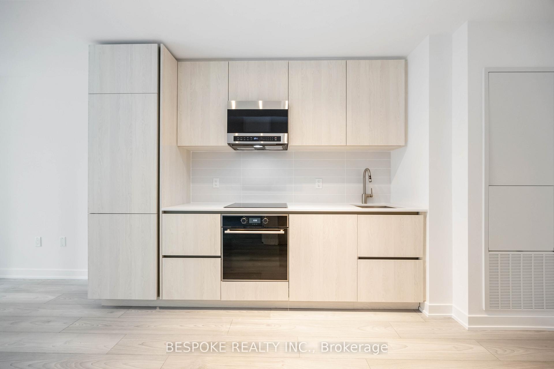 Photo 3 of Unit 1003, 110 Broadway Avenue, Toronto, Mount Pleasant West — HOMEH