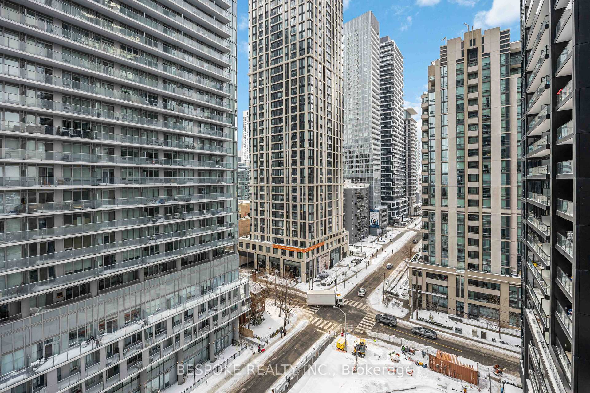 Photo 13 of Unit 1003, 110 Broadway Avenue, Toronto, Mount Pleasant West — HOMEH