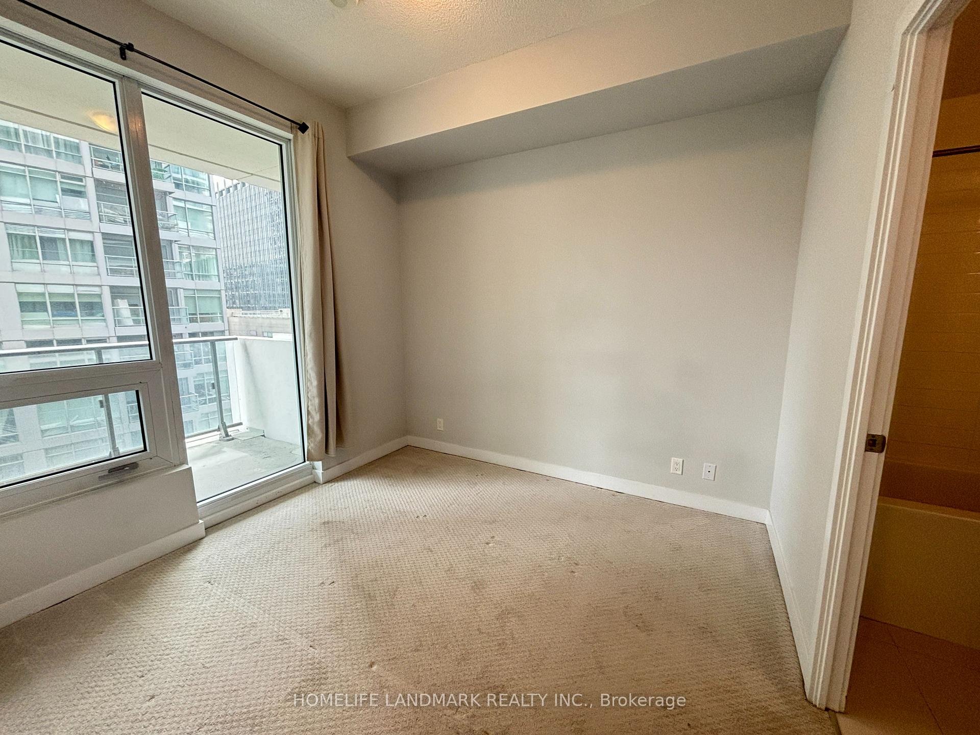 Photo 10 of Unit 606, 2221 Yonge Street, Toronto, Mount Pleasant West — HOMEH