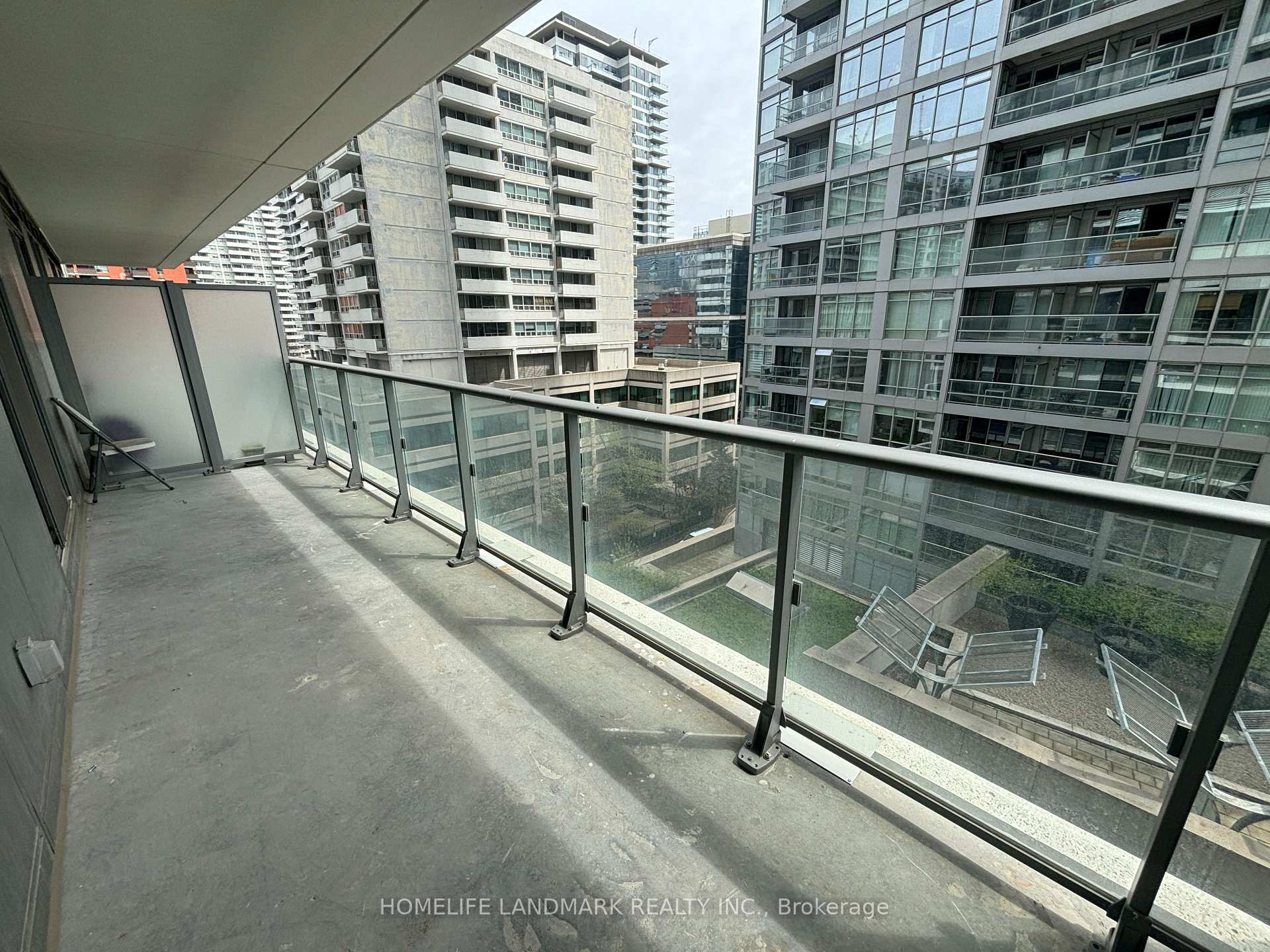 Photo 6 of Unit 606, 2221 Yonge Street, Toronto, Mount Pleasant West — HOMEH