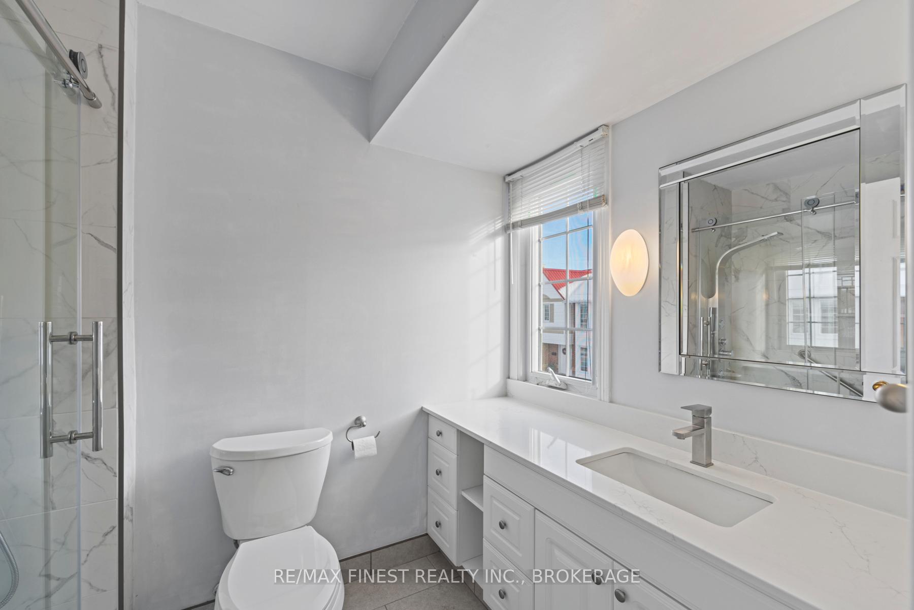 Photo 11 of Unit 26, 1 Place D'Armes, Kingston, East of Sir John A. Blvd — HOMEH