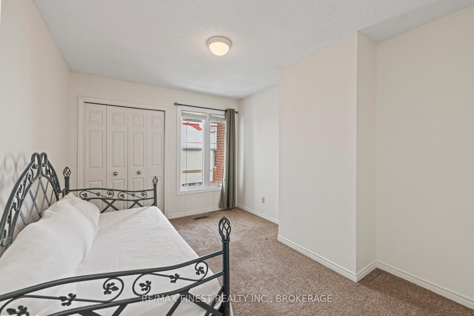 Photo 15 of Unit 26, 1 Place D'Armes, Kingston, East of Sir John A. Blvd — HOMEH