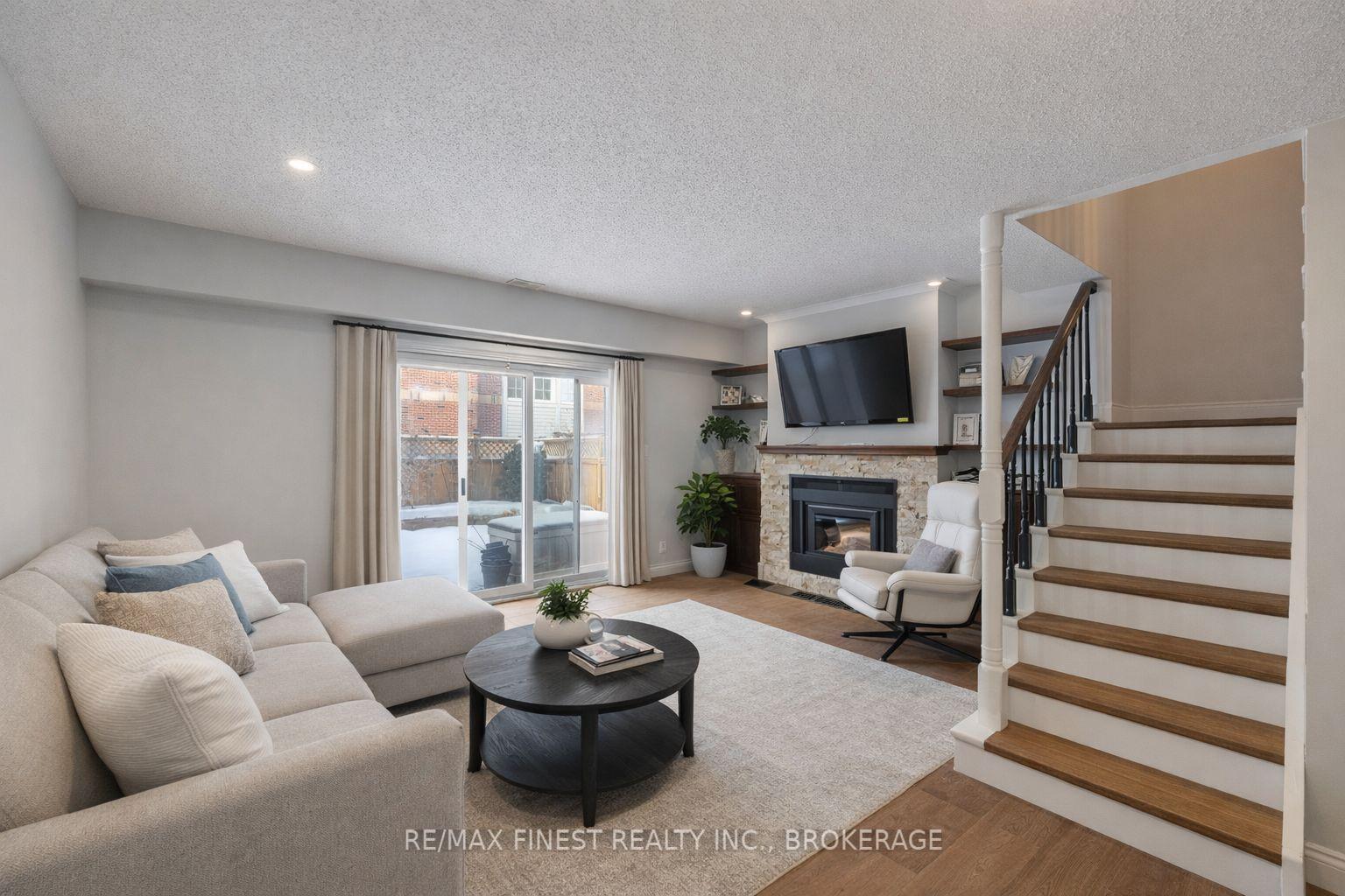 Photo 18 of Unit 26, 1 Place D'Armes, Kingston, East of Sir John A. Blvd — HOMEH