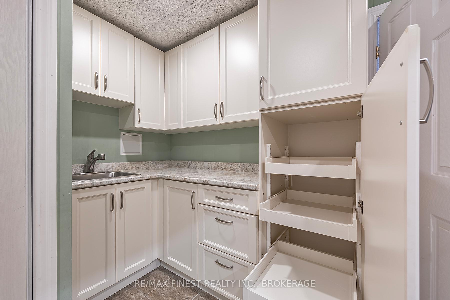 Photo 37 of Unit 26, 1 Place D'Armes, Kingston, East of Sir John A. Blvd — HOMEH