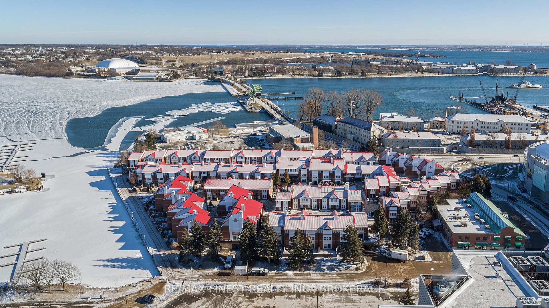 Photo 41 of Unit 26, 1 Place D'Armes, Kingston, East of Sir John A. Blvd — HOMEH