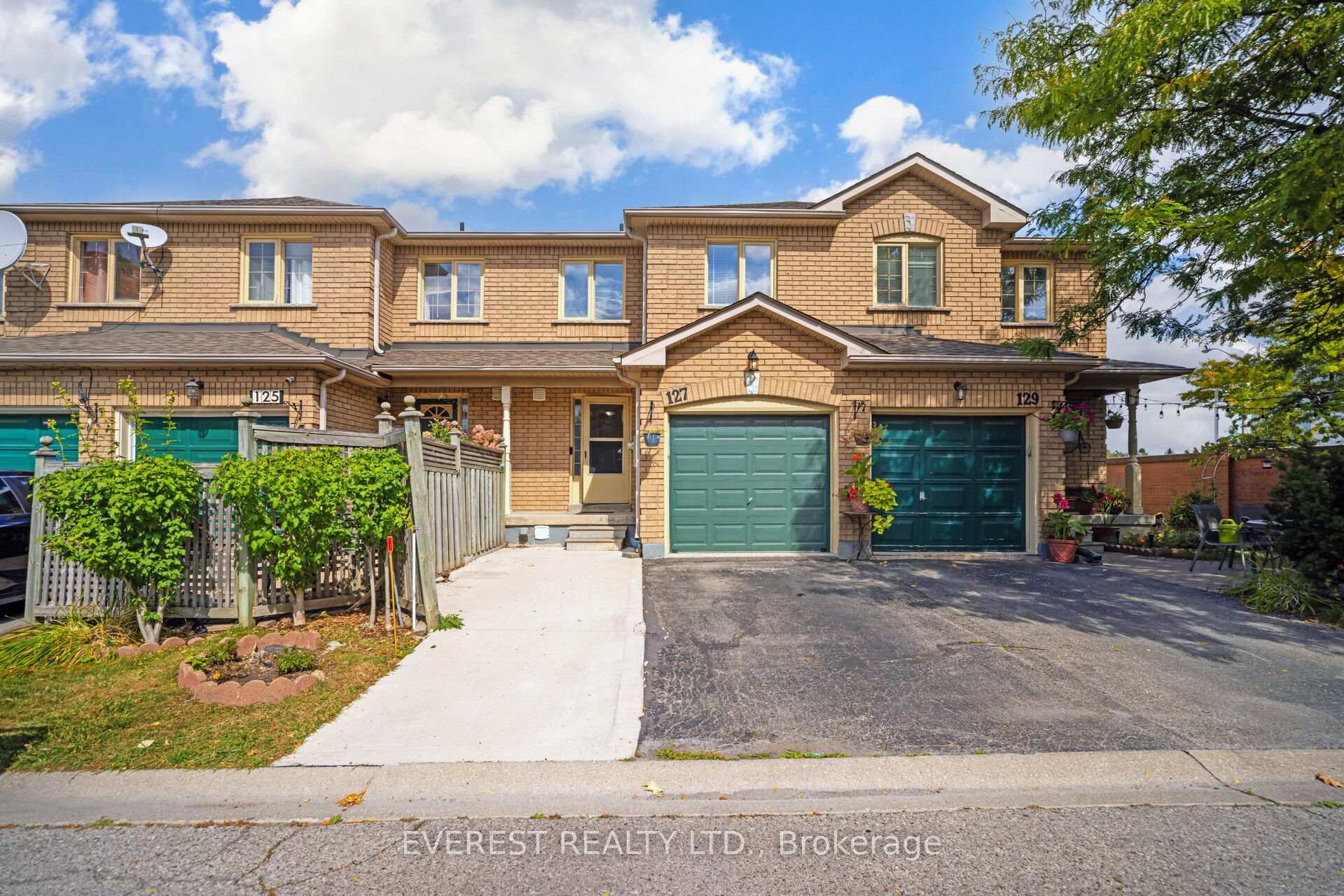 Front of Unit 127, 2 Sir Lou Drive