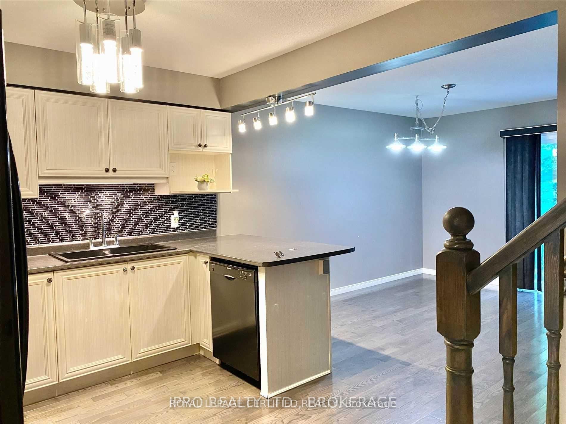 Photo 8 of Unit 23, 300 Fallowfield Drive, Kitchener, Country Hills East — HOMEH