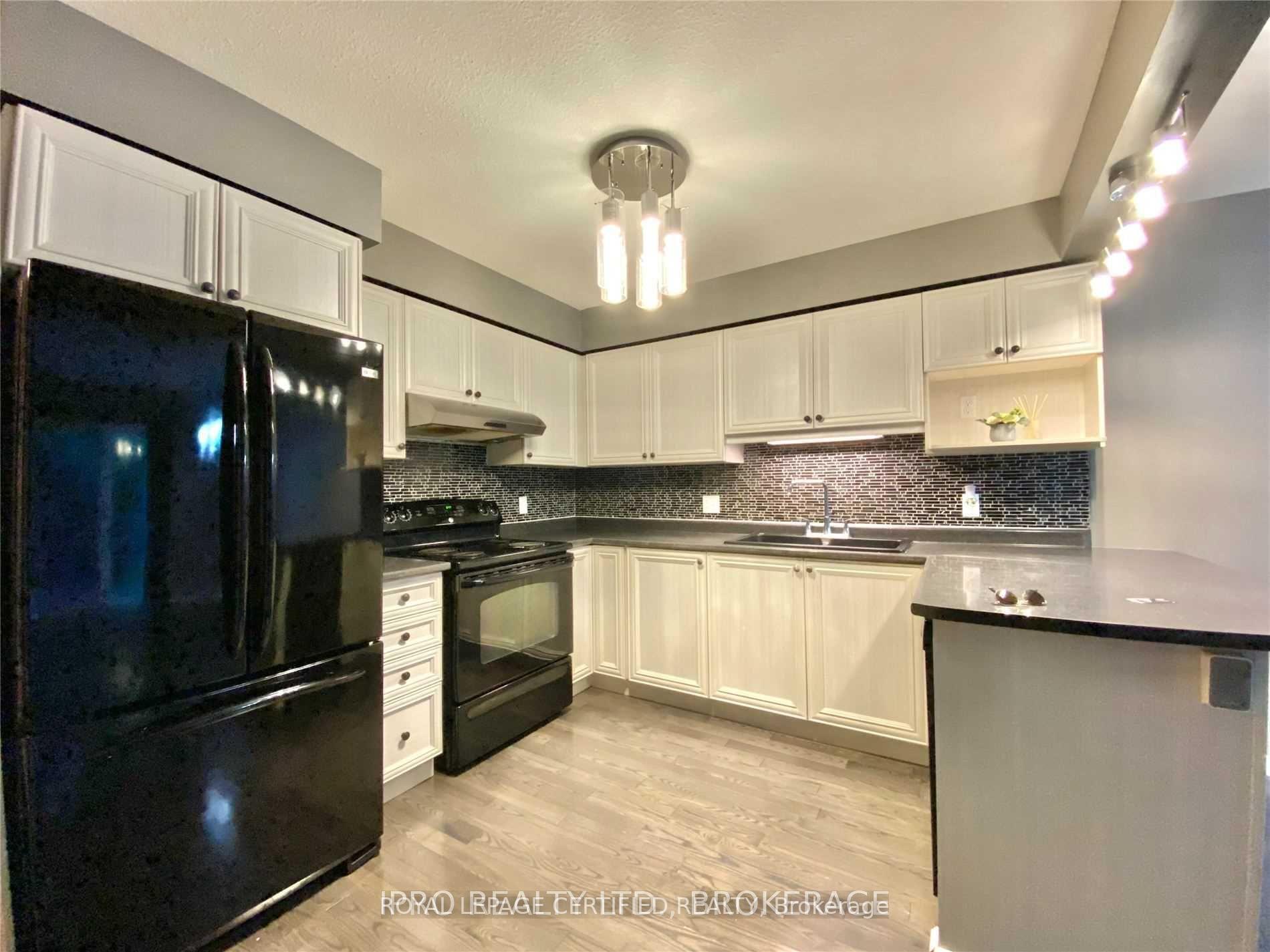 Photo 13 of Unit 23, 300 Fallowfield Drive, Kitchener, Country Hills East — HOMEH