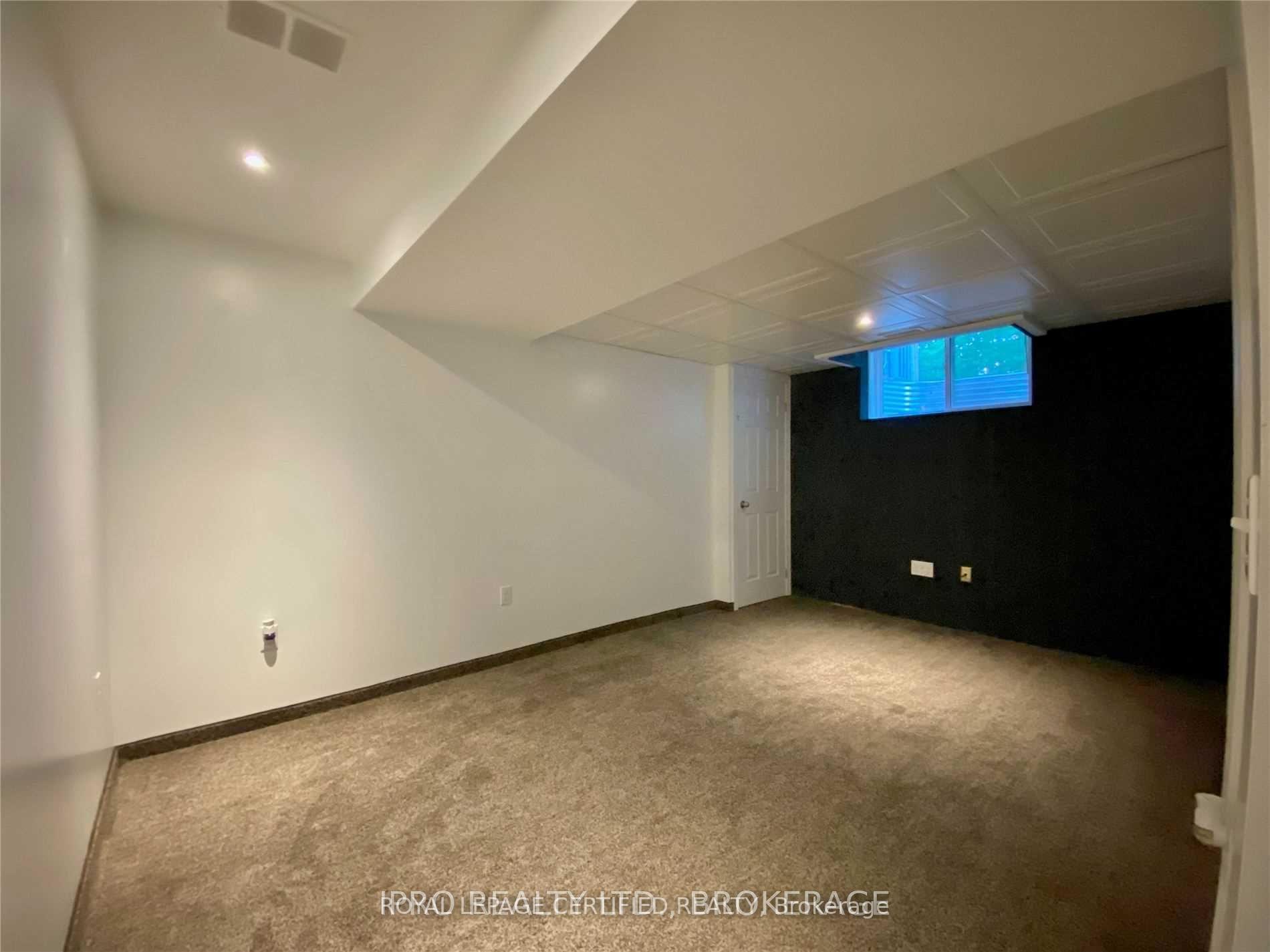 Photo 7 of Unit 23, 300 Fallowfield Drive, Kitchener, Country Hills East — HOMEH