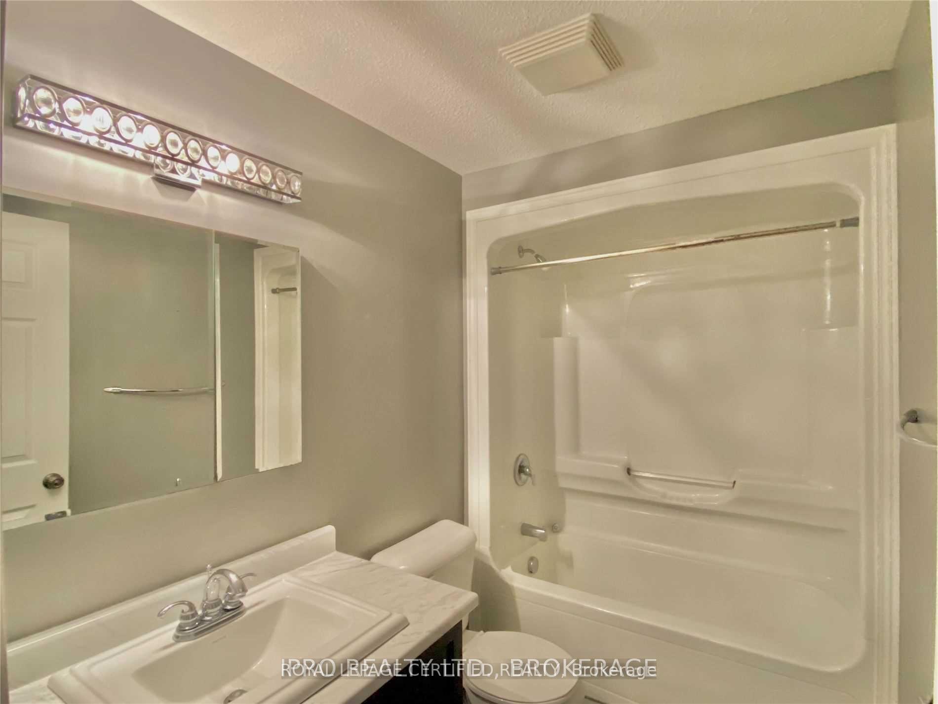 Photo 10 of Unit 23, 300 Fallowfield Drive, Kitchener, Country Hills East — HOMEH