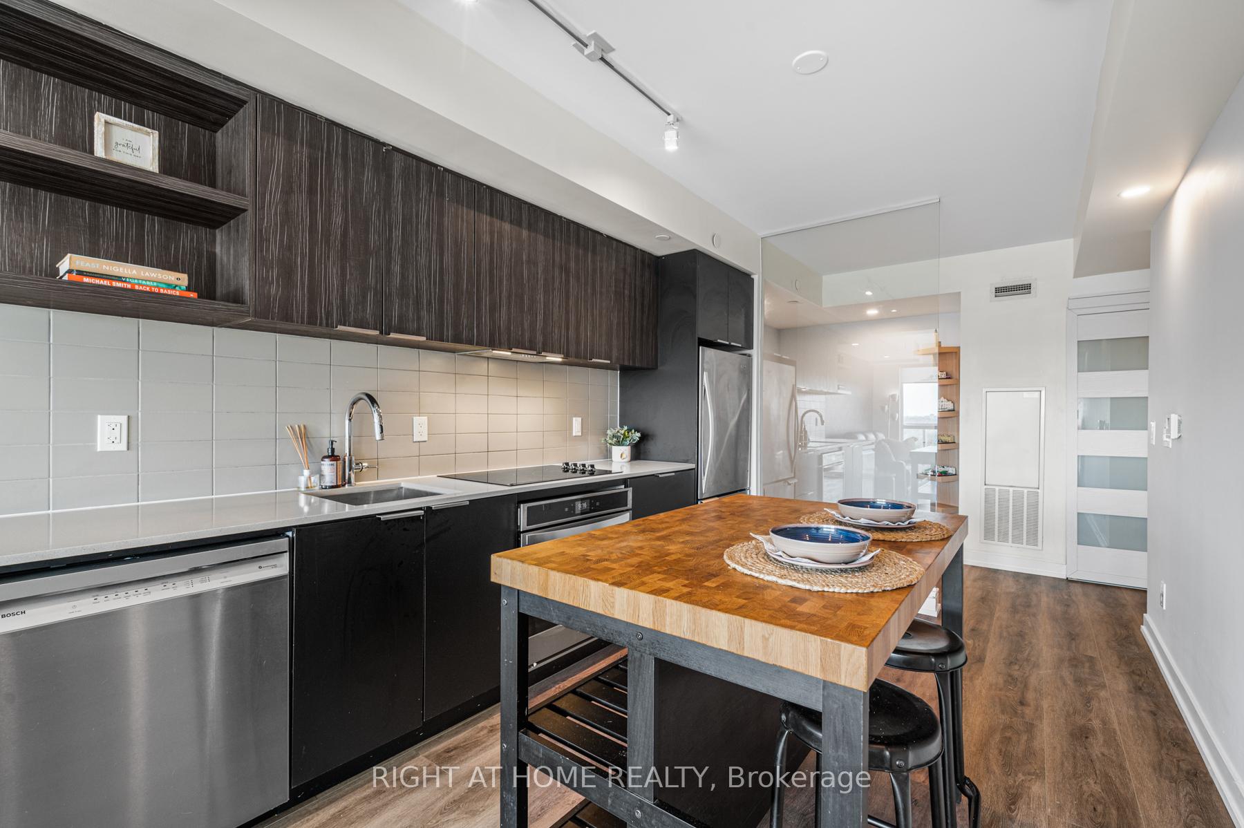 Photo 3 of Unit 1405, 6 Sonic Way, Toronto, Flemingdon Park — HOMEH