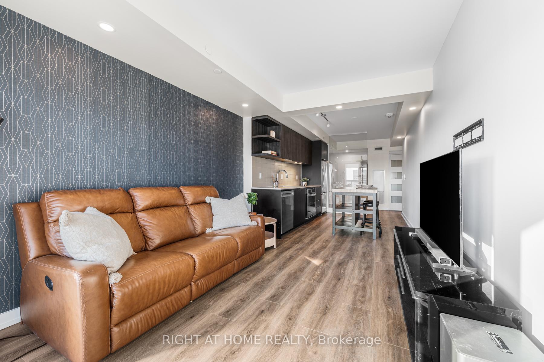 Photo 4 of Unit 1405, 6 Sonic Way, Toronto, Flemingdon Park — HOMEH