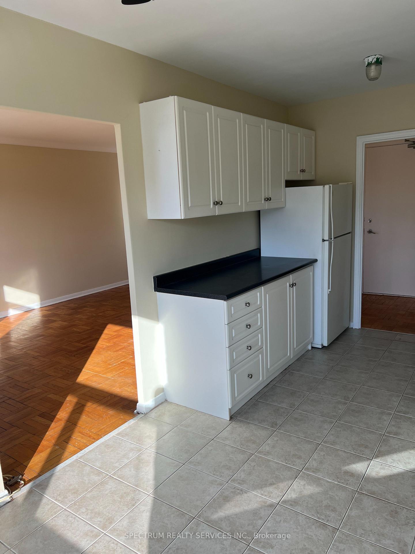 Photo 3 of Unit 306, 660 Eglinton Avenue W, Toronto, Forest Hill North — HOMEH