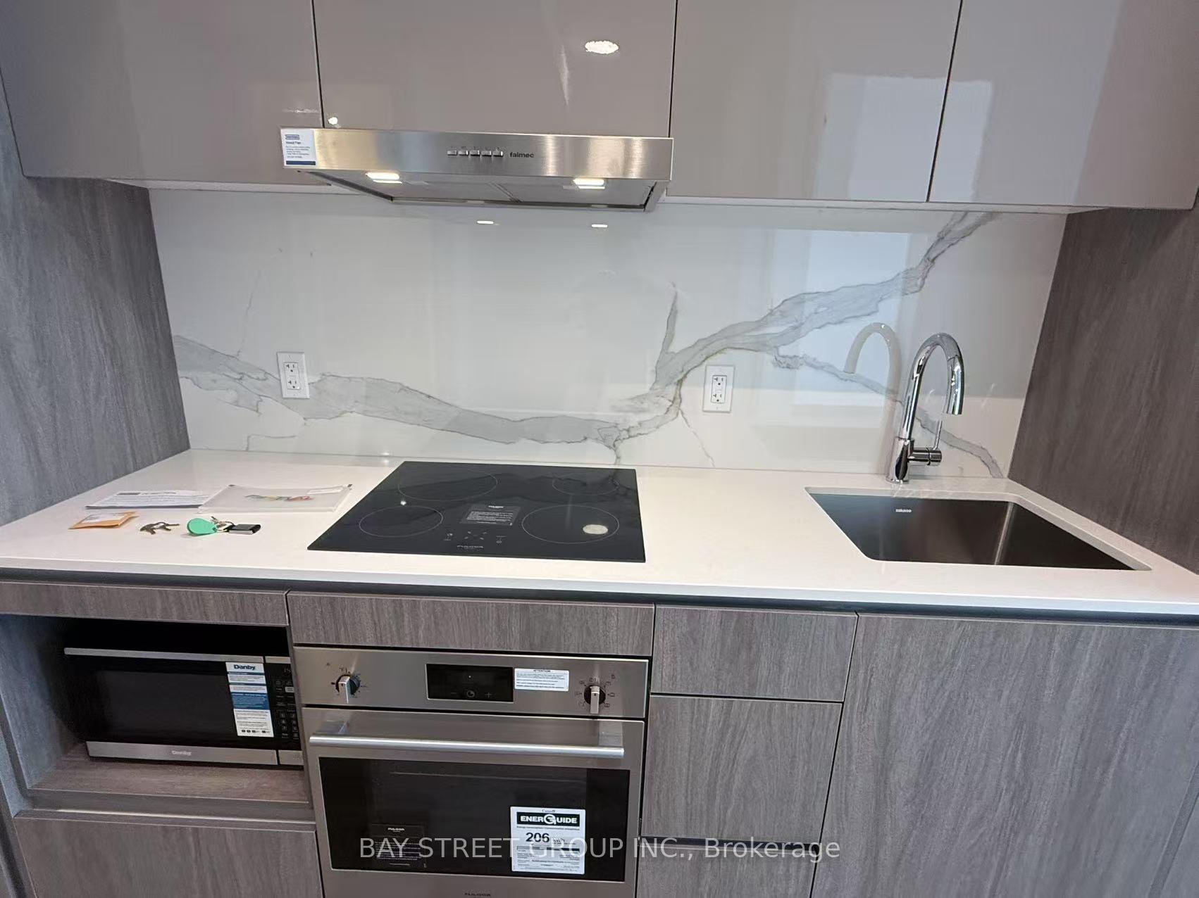 Photo 3 of Unit 610, 28 Interchange Way, Vaughan, Vaughan Corporate Centre — HOMEH
