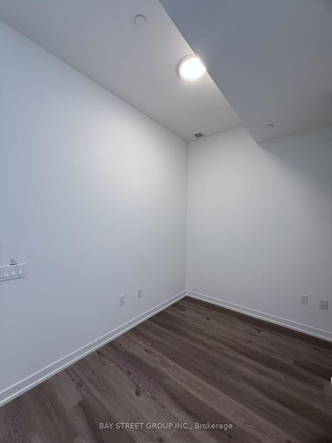 Photo 4 of Unit 610, 28 Interchange Way, Vaughan, Vaughan Corporate Centre — HOMEH