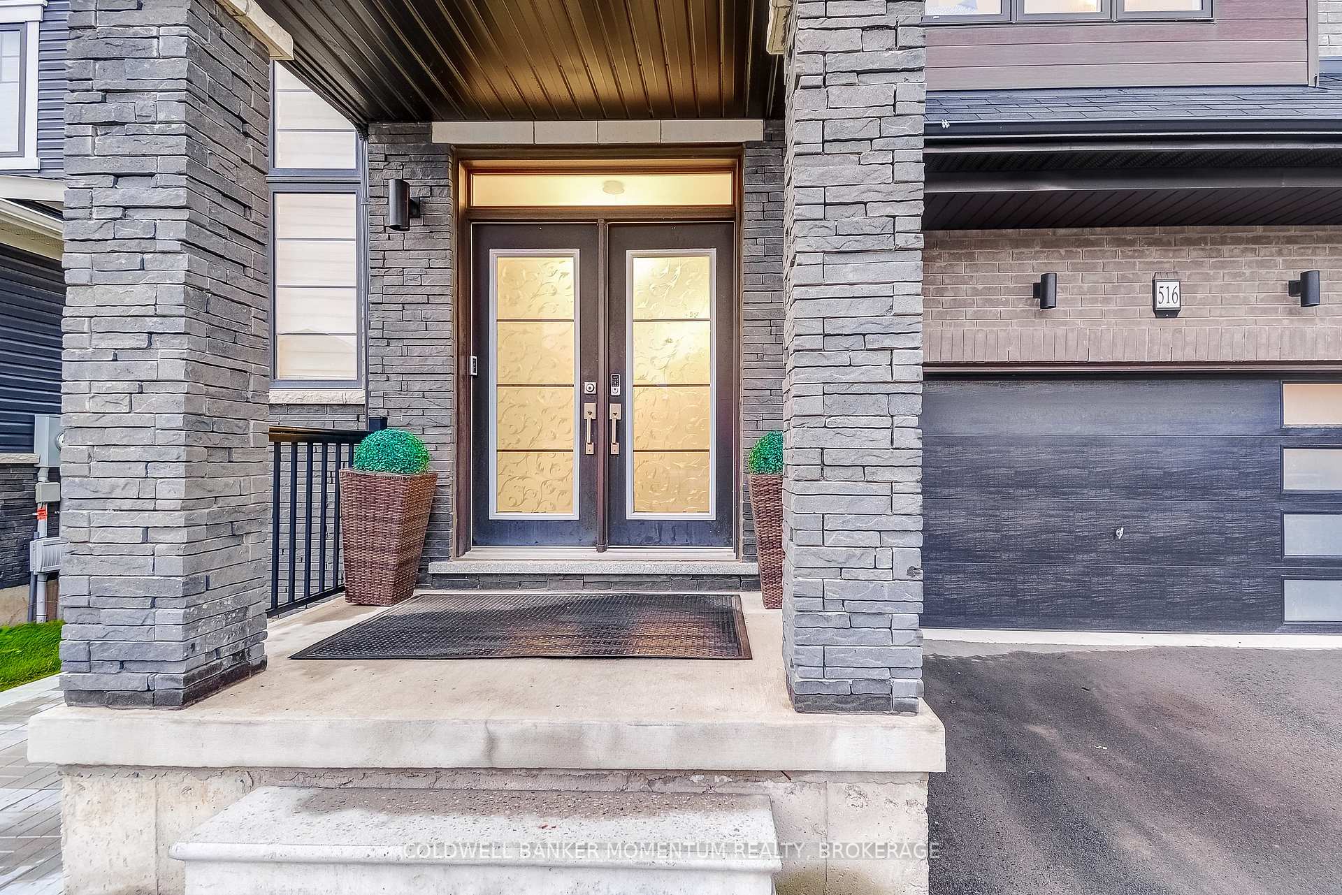 Photo 3 of 516 Barker Parkway, Thorold, Rolling Meadows — HOMEH