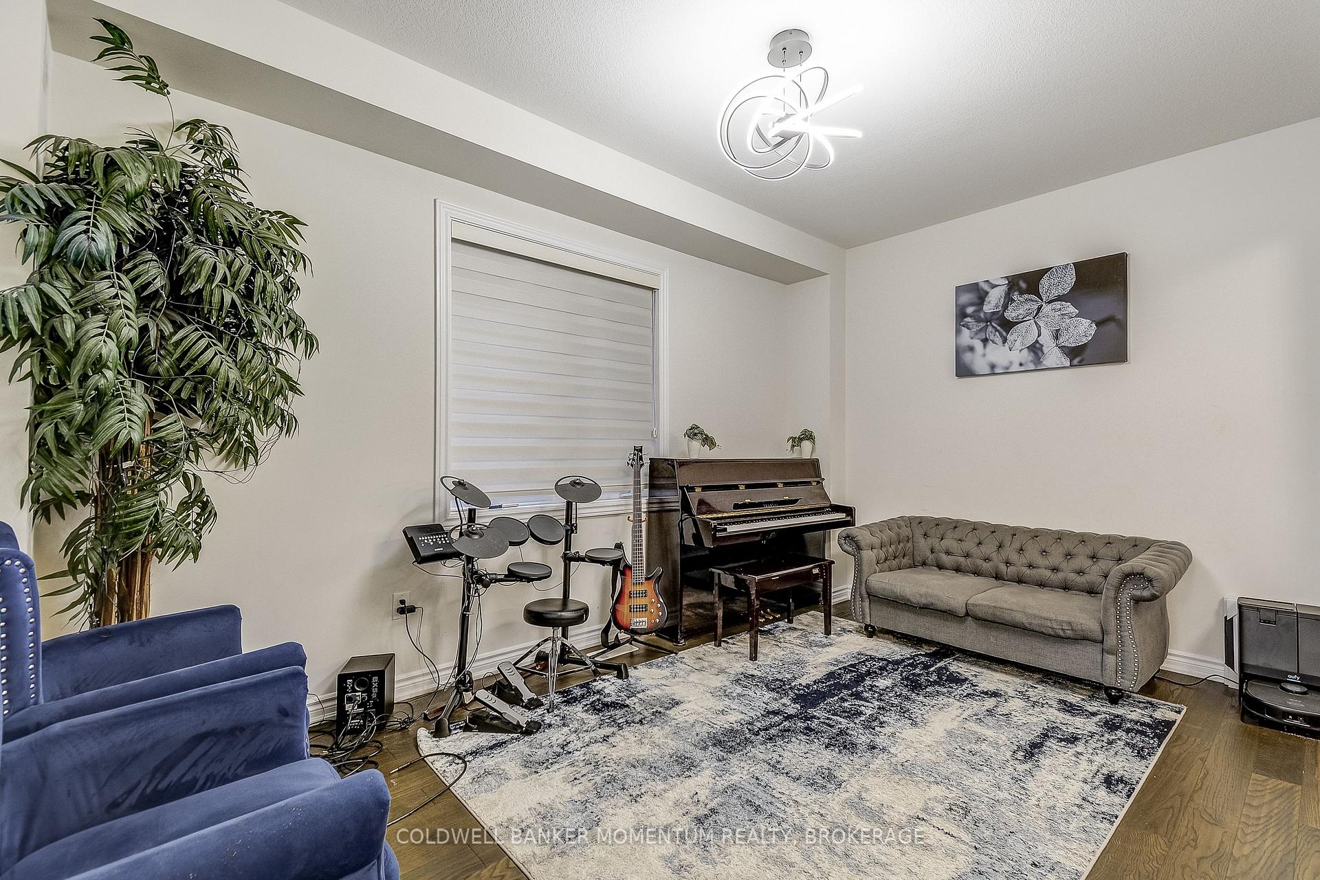 Photo 5 of 516 Barker Parkway, Thorold, Rolling Meadows — HOMEH