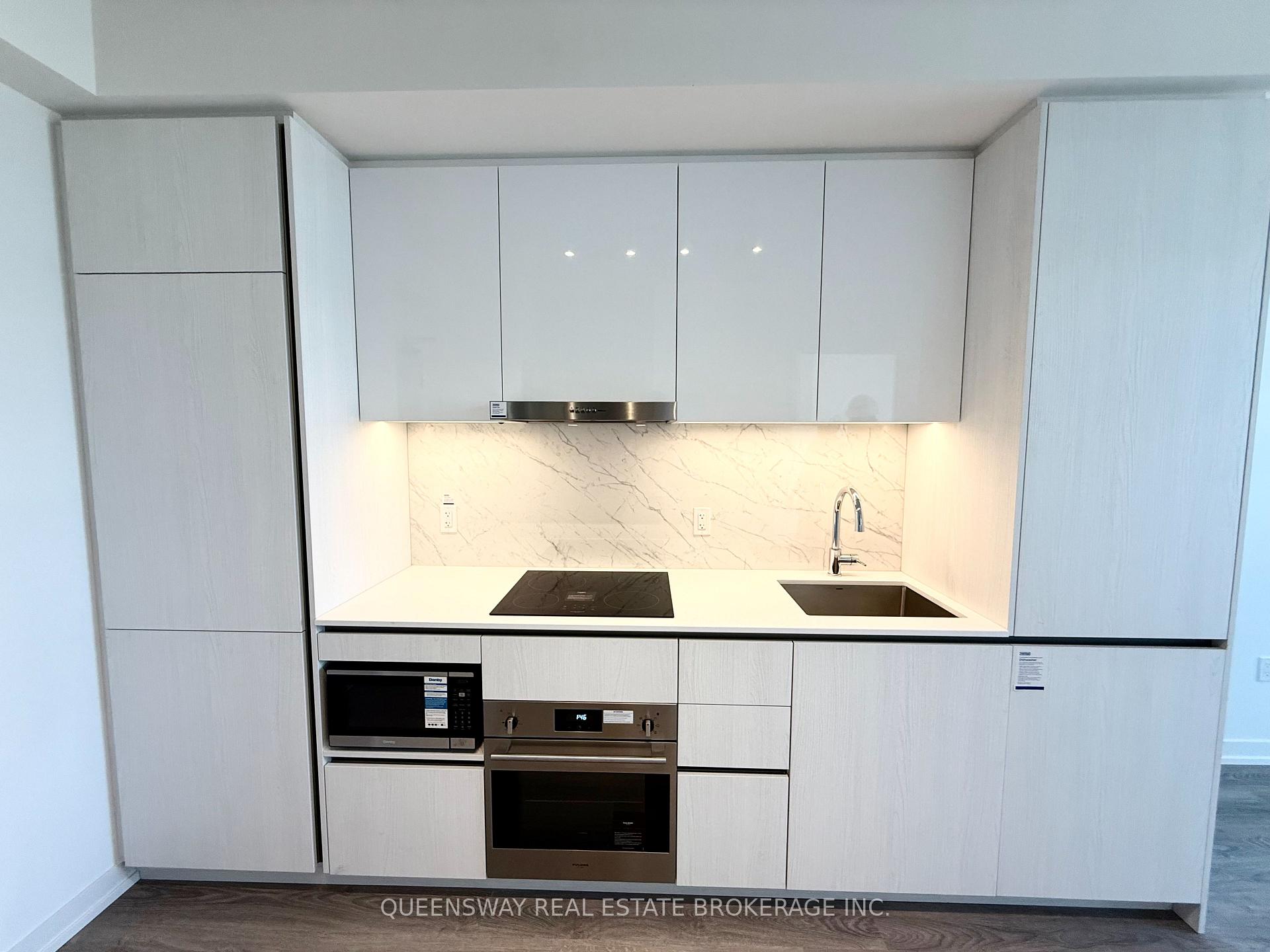 Photo 7 of Unit 2805, 8 Interchange Wy Way, Vaughan, Vaughan Corporate Centre — HOMEH
