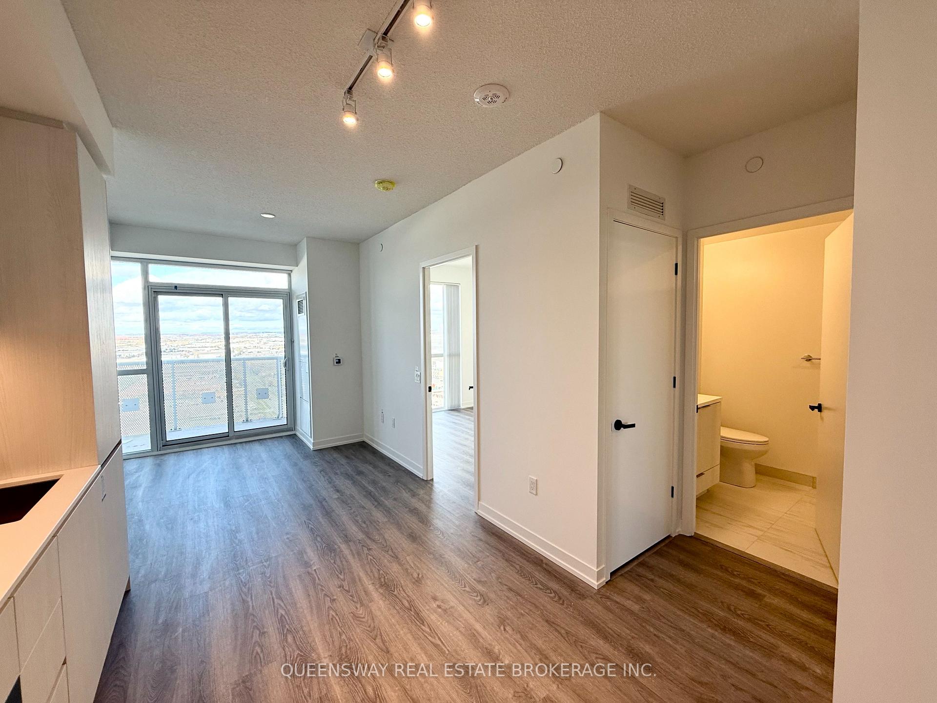 Photo 4 of Unit 2805, 8 Interchange Wy Way, Vaughan, Vaughan Corporate Centre — HOMEH