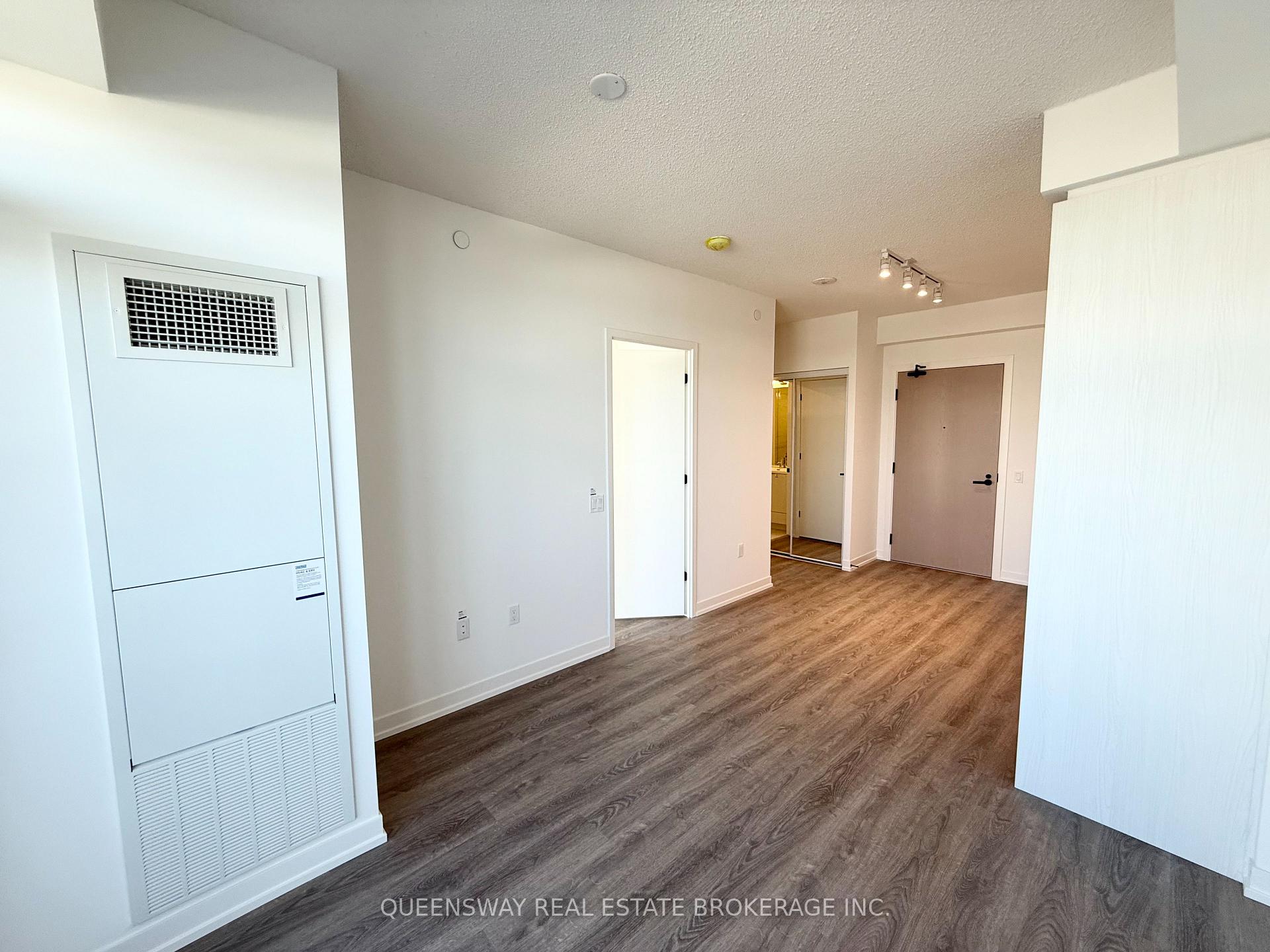 Photo 6 of Unit 2805, 8 Interchange Wy Way, Vaughan, Vaughan Corporate Centre — HOMEH