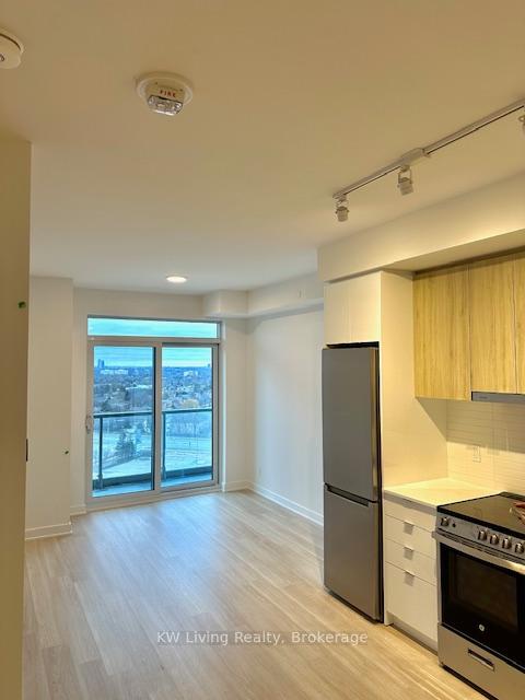 Photo 4 of Unit B-1209, 50 Upper Mall Way, Vaughan, Brownridge — HOMEH