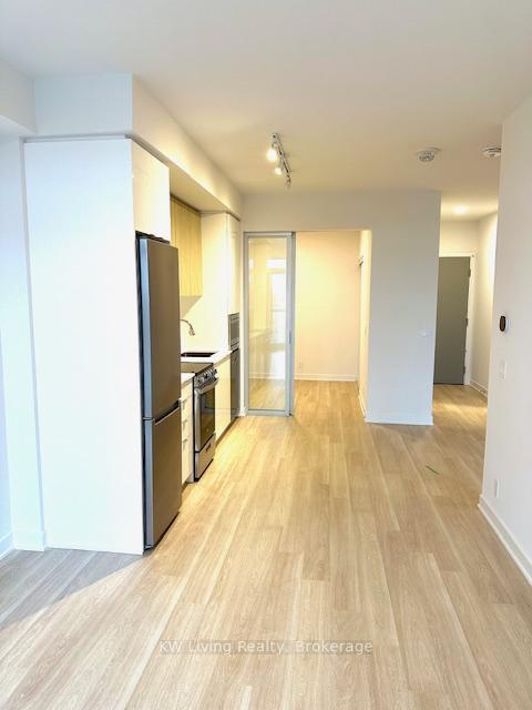 Photo 6 of Unit B-1209, 50 Upper Mall Way, Vaughan, Brownridge — HOMEH