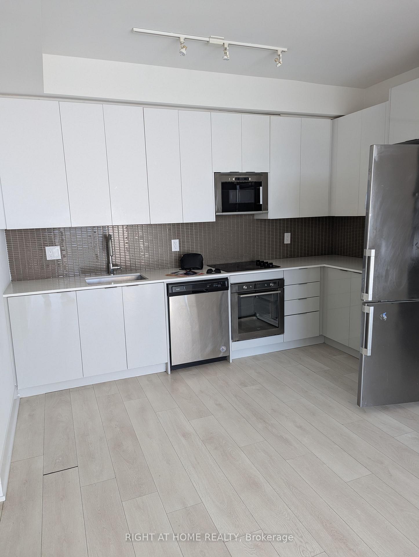 Photo 4 of Unit 424, 2908 Highway 7 Road, Vaughan, Concord — HOMEH