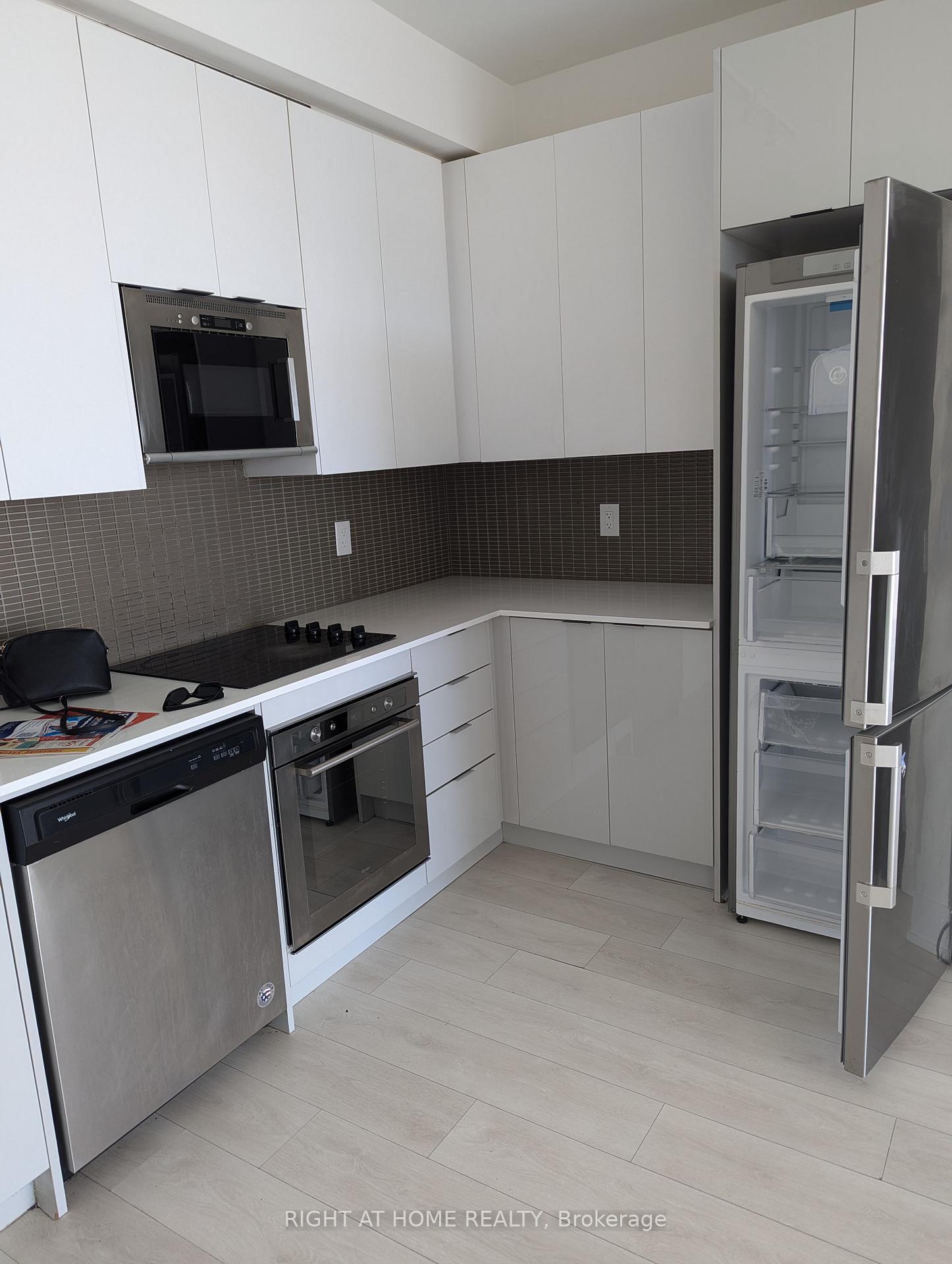 Photo 8 of Unit 424, 2908 Highway 7 Road, Vaughan, Concord — HOMEH