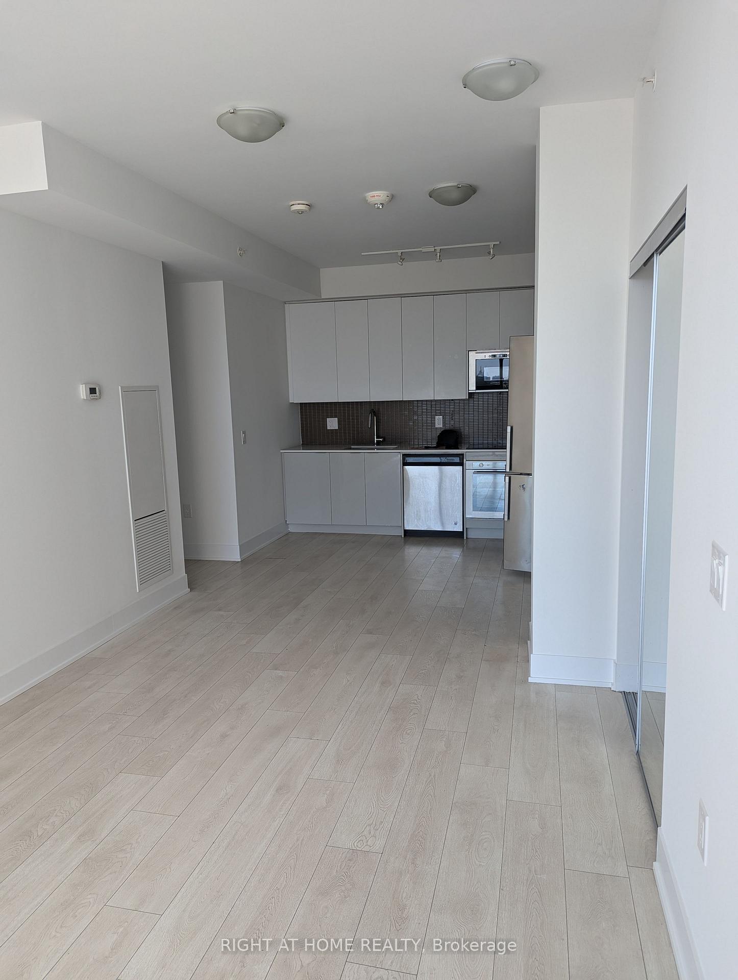 Photo 11 of Unit 424, 2908 Highway 7 Road, Vaughan, Concord — HOMEH