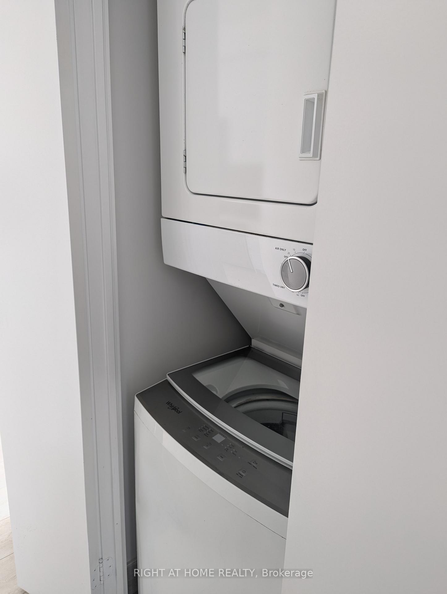 Photo 6 of Unit 424, 2908 Highway 7 Road, Vaughan, Concord — HOMEH