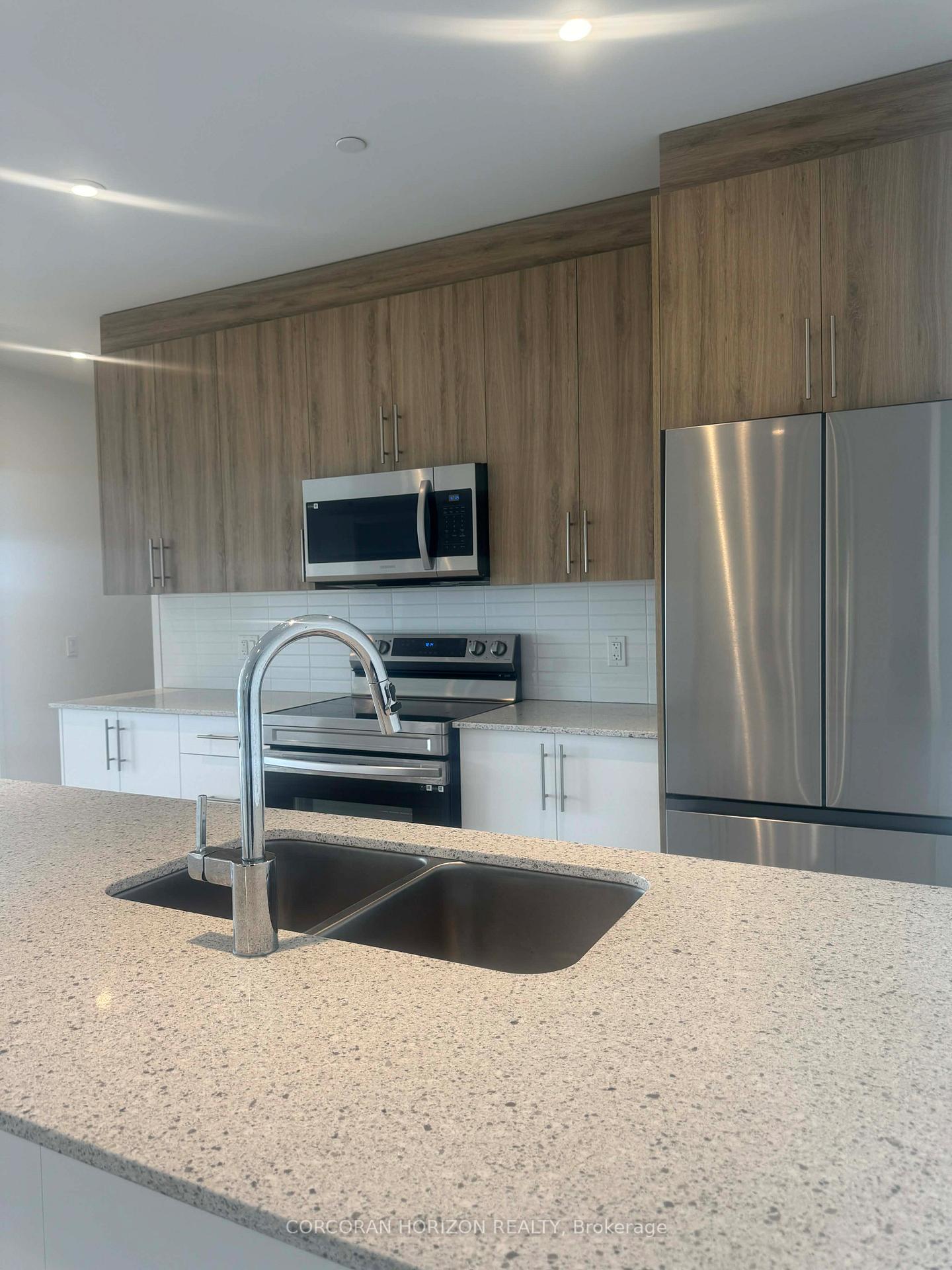 Photo 2 of Unit 703, 525 New Dundee Road, Kitchener — HOMEH