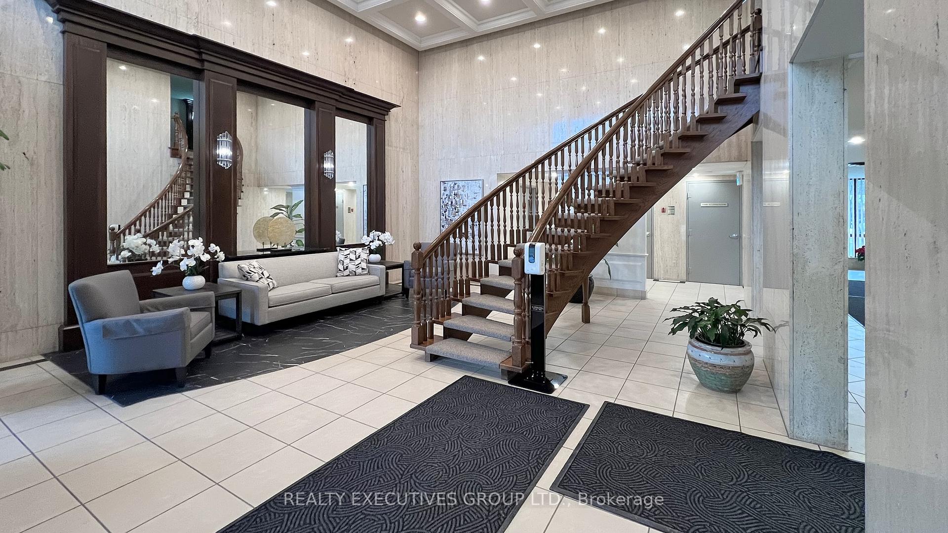 Photo 13 of Unit 902, 8111 Yonge Street, Markham, Royal Orchard — HOMEH