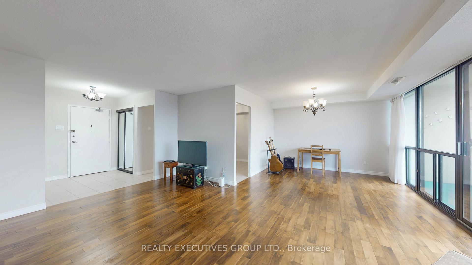 Photo 11 of Unit 902, 8111 Yonge Street, Markham, Royal Orchard — HOMEH