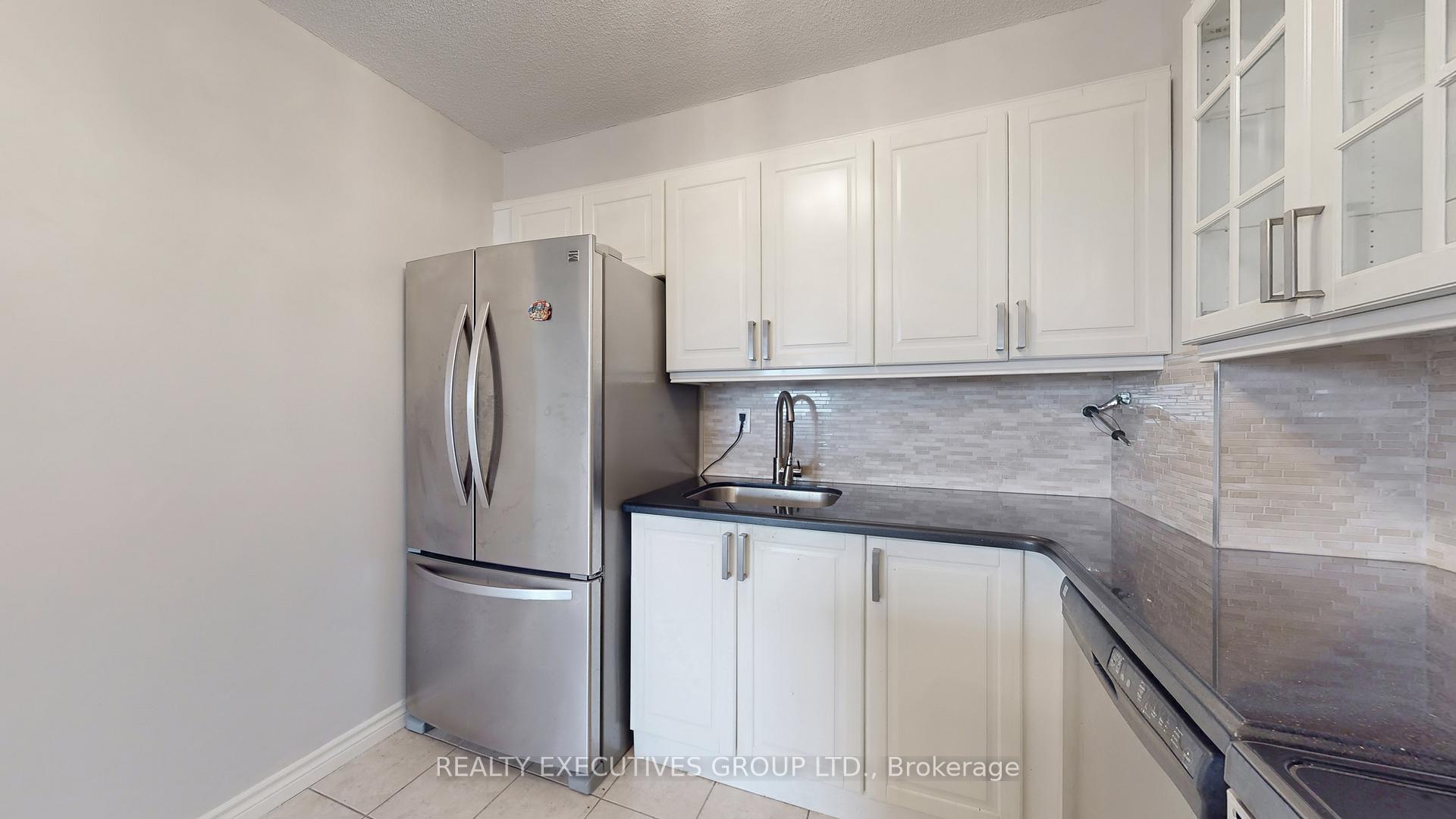 Photo 23 of Unit 902, 8111 Yonge Street, Markham, Royal Orchard — HOMEH