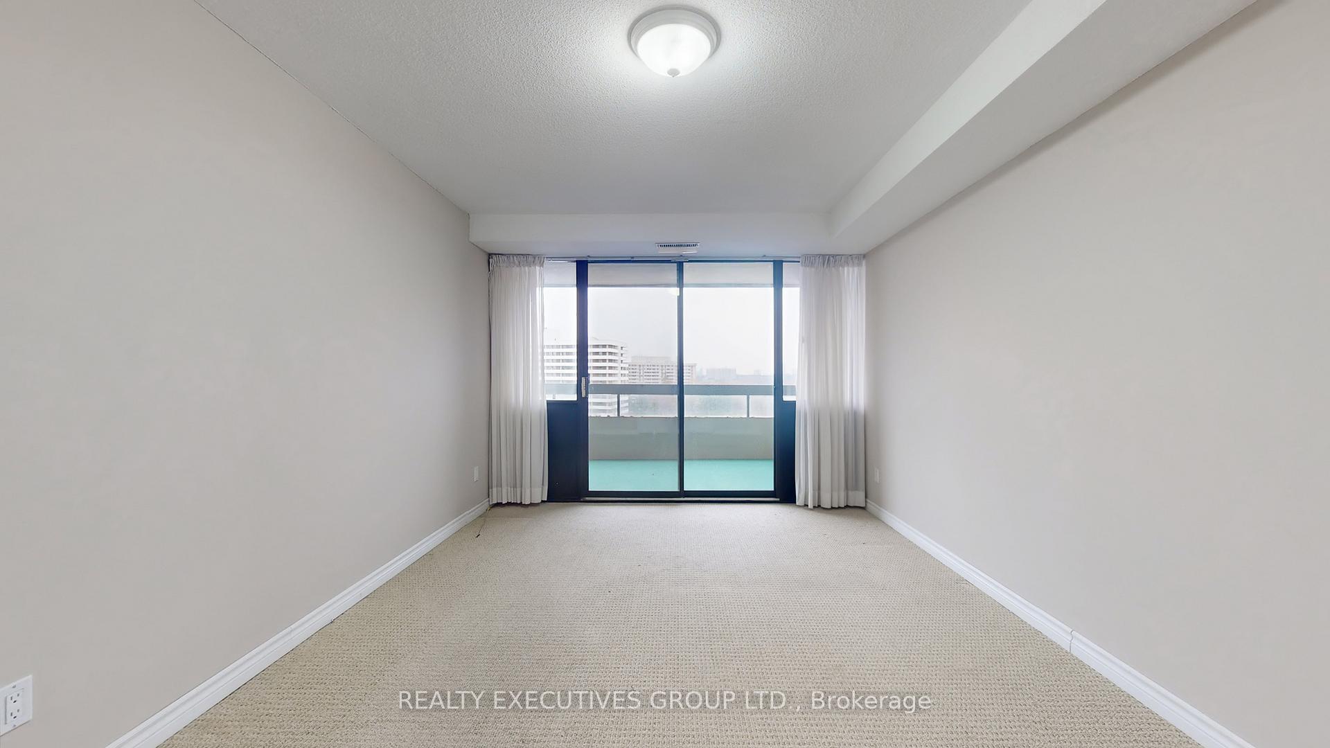 Photo 8 of Unit 902, 8111 Yonge Street, Markham, Royal Orchard — HOMEH